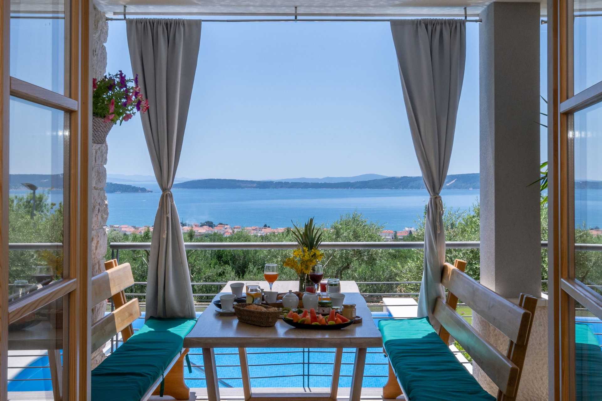 Villa Blue Ivy with Heated Pool