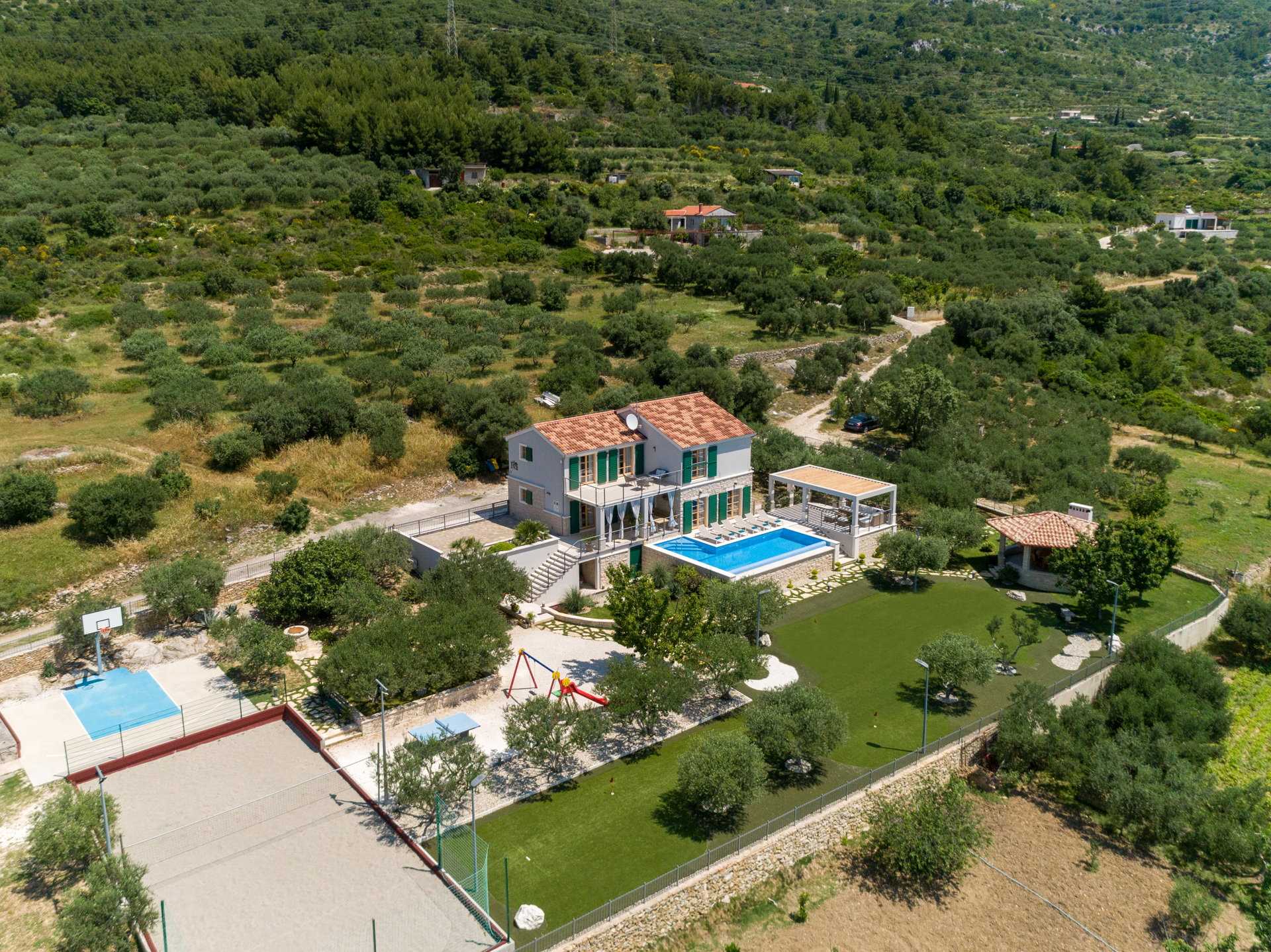 Villa Blue Ivy with Heated Pool