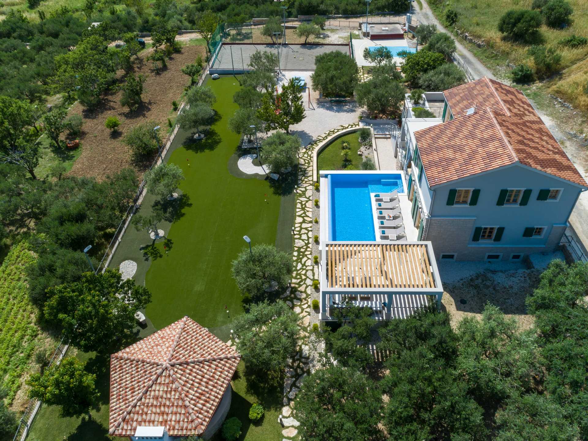 Villa Blue Ivy with Heated Pool