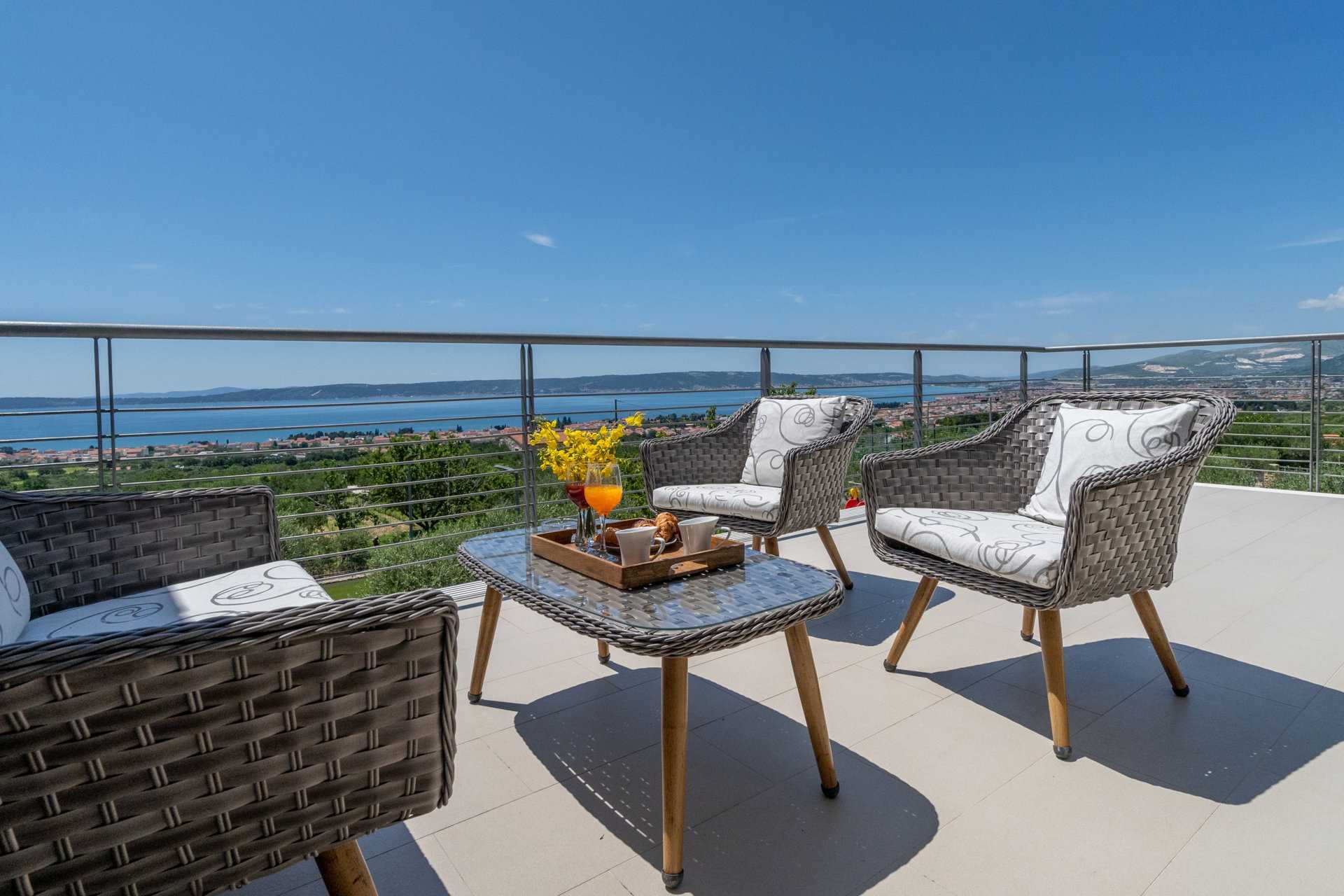 Villa Blue Ivy with Heated Pool