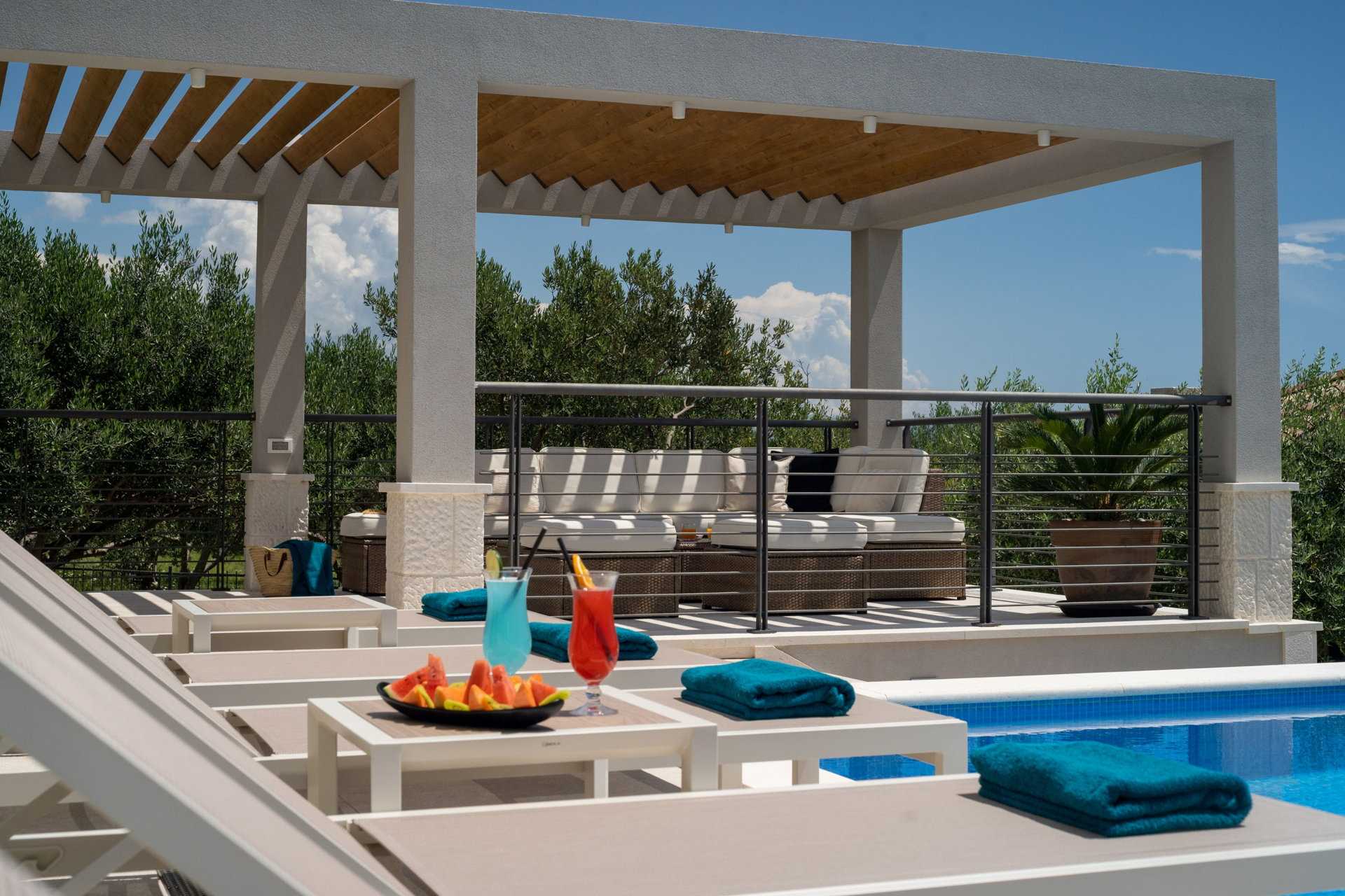 Villa Blue Ivy with Heated Pool
