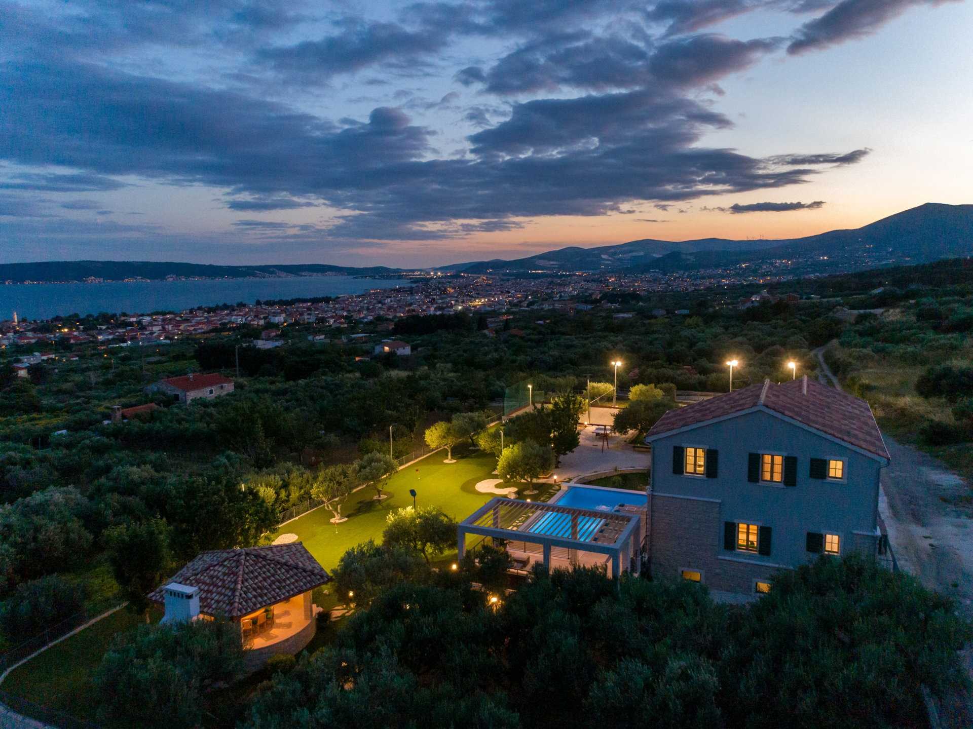 Villa Blue Ivy with Heated Pool