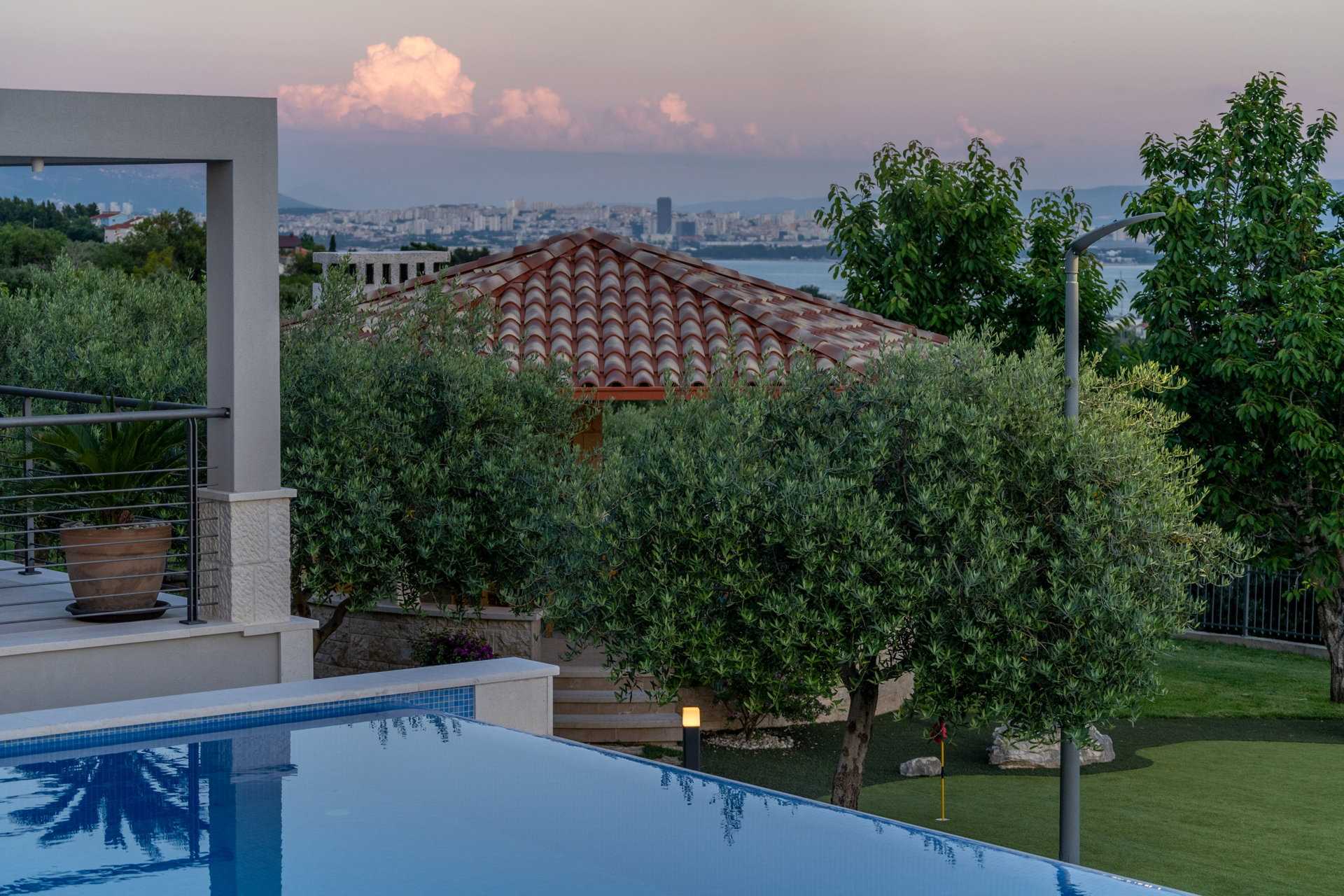Villa Blue Ivy with Heated Pool
