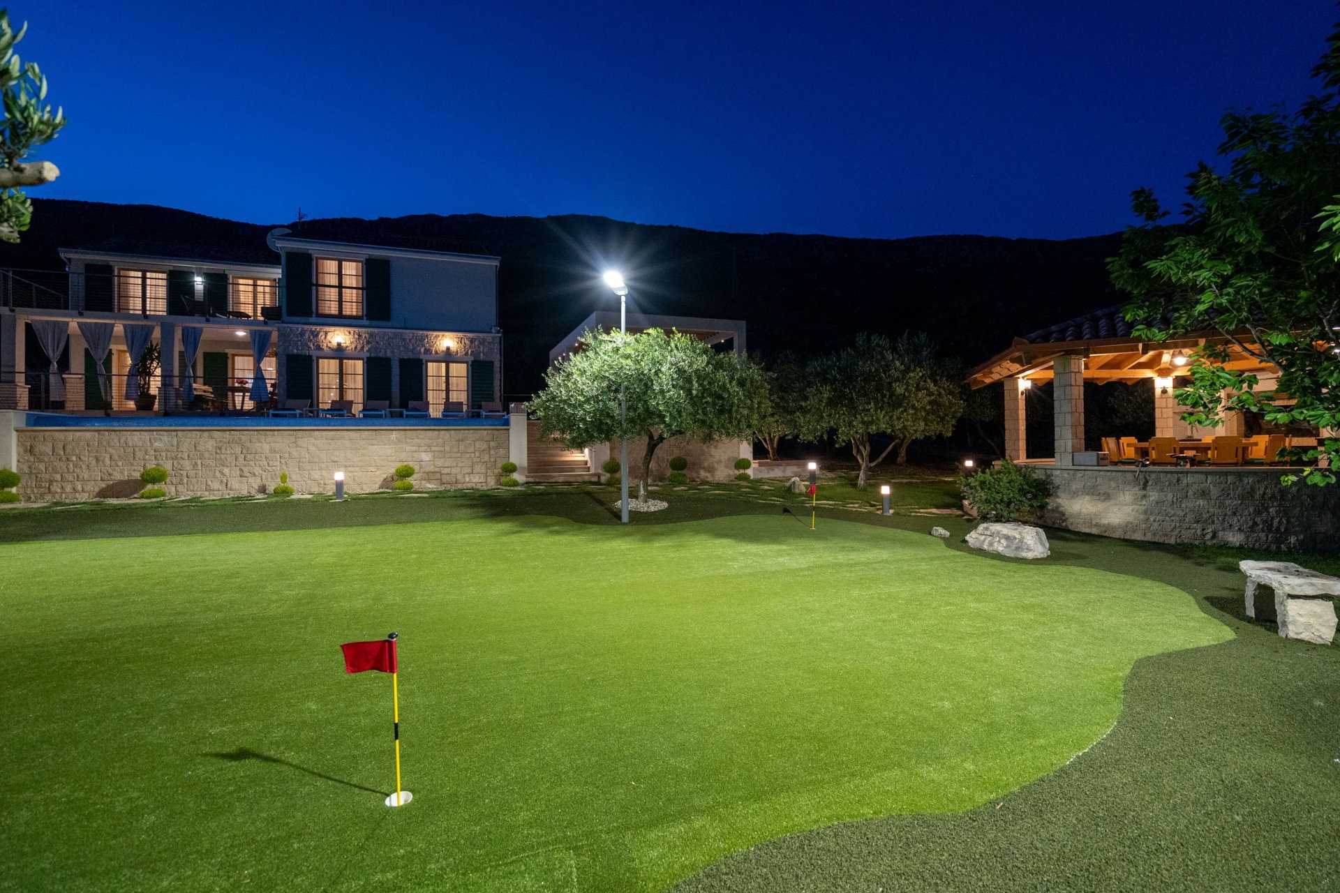 Villa Blue Ivy with Heated Pool