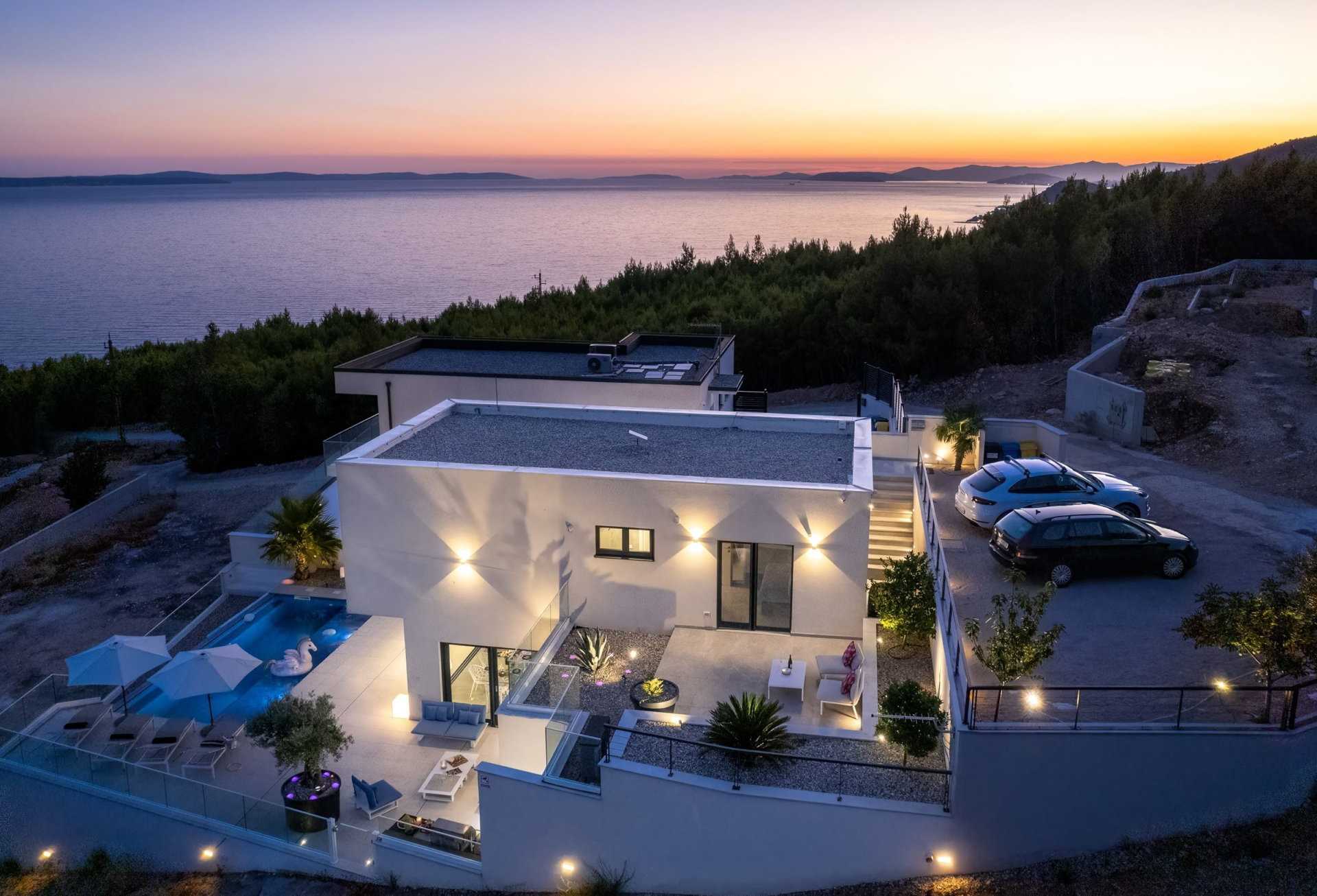 Villa Chameleon with Pool