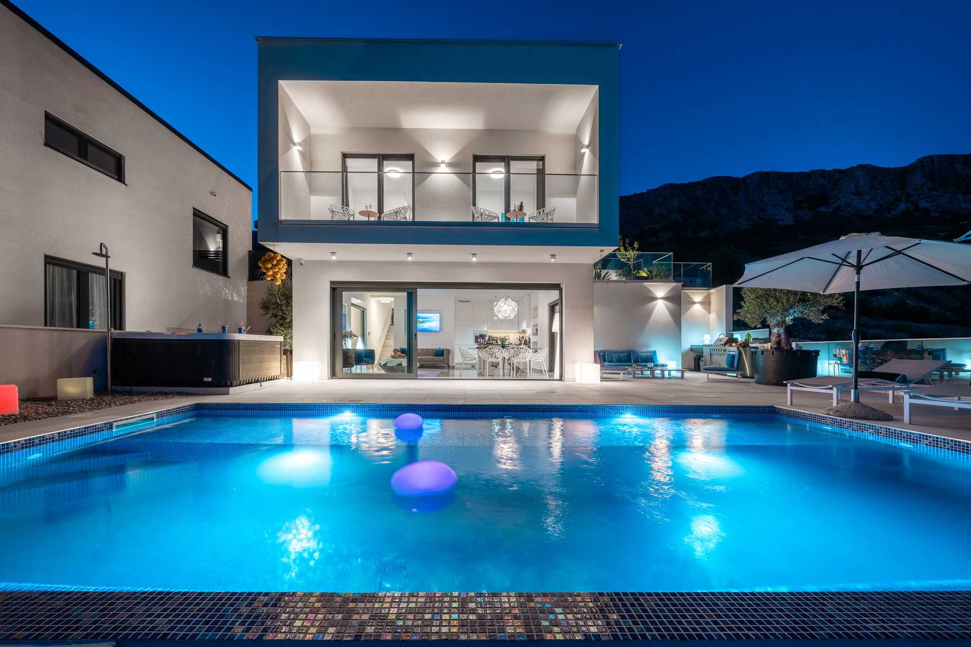 Villa Chameleon with Pool