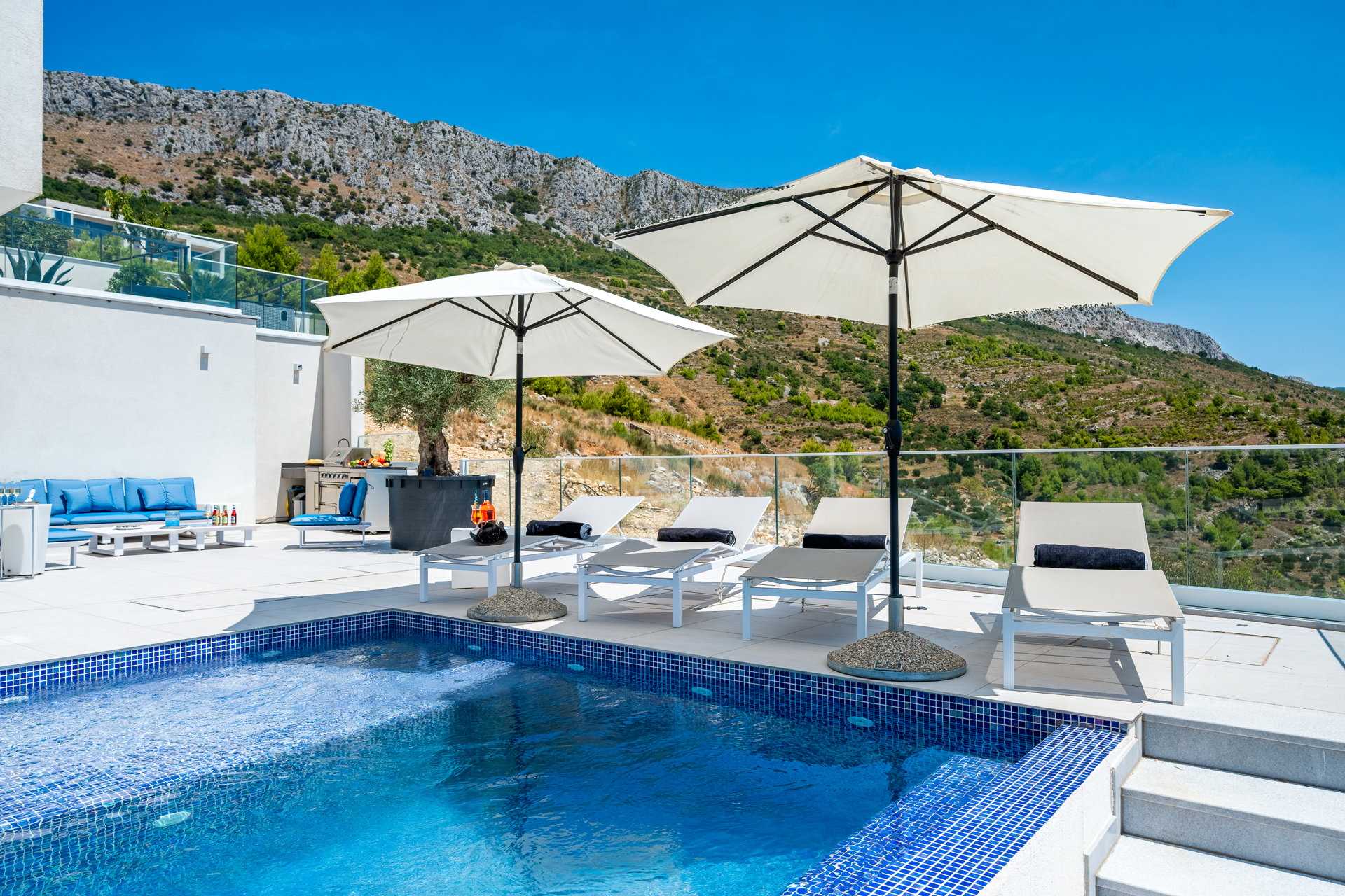 Villa Chameleon with Pool