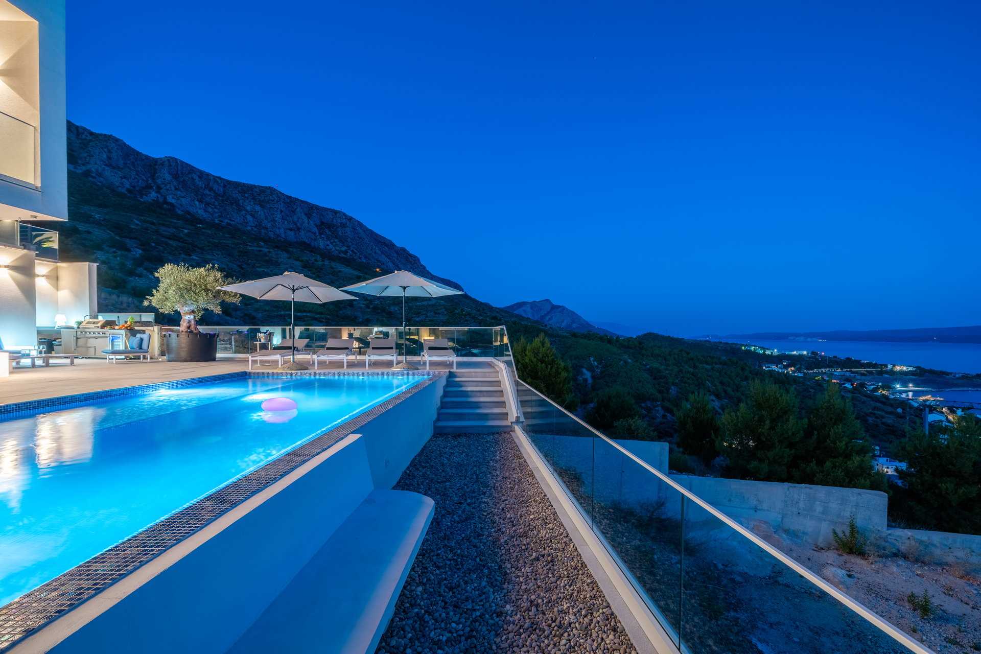Villa Chameleon with Pool