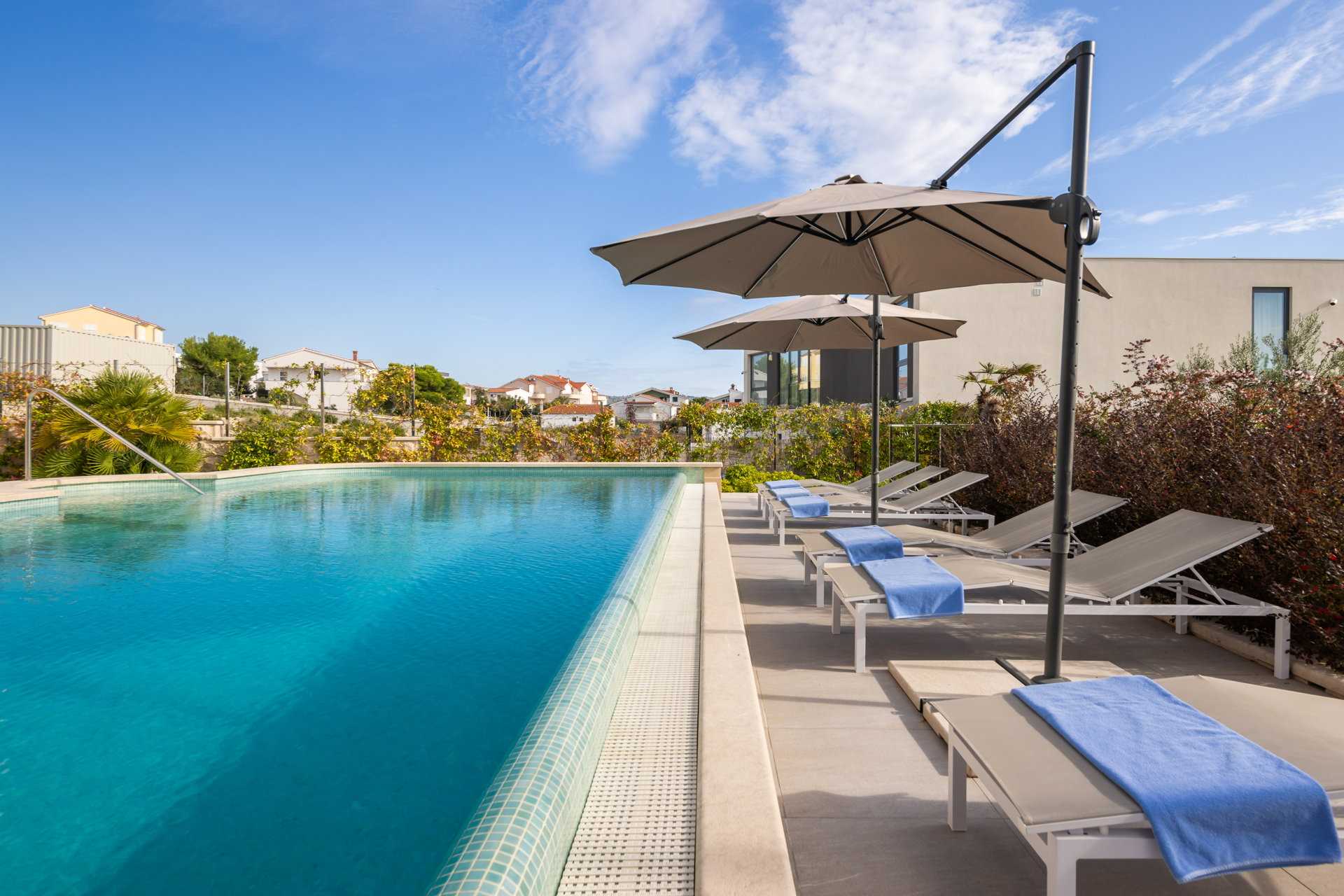 Luxury Villa Skyfall with Pool