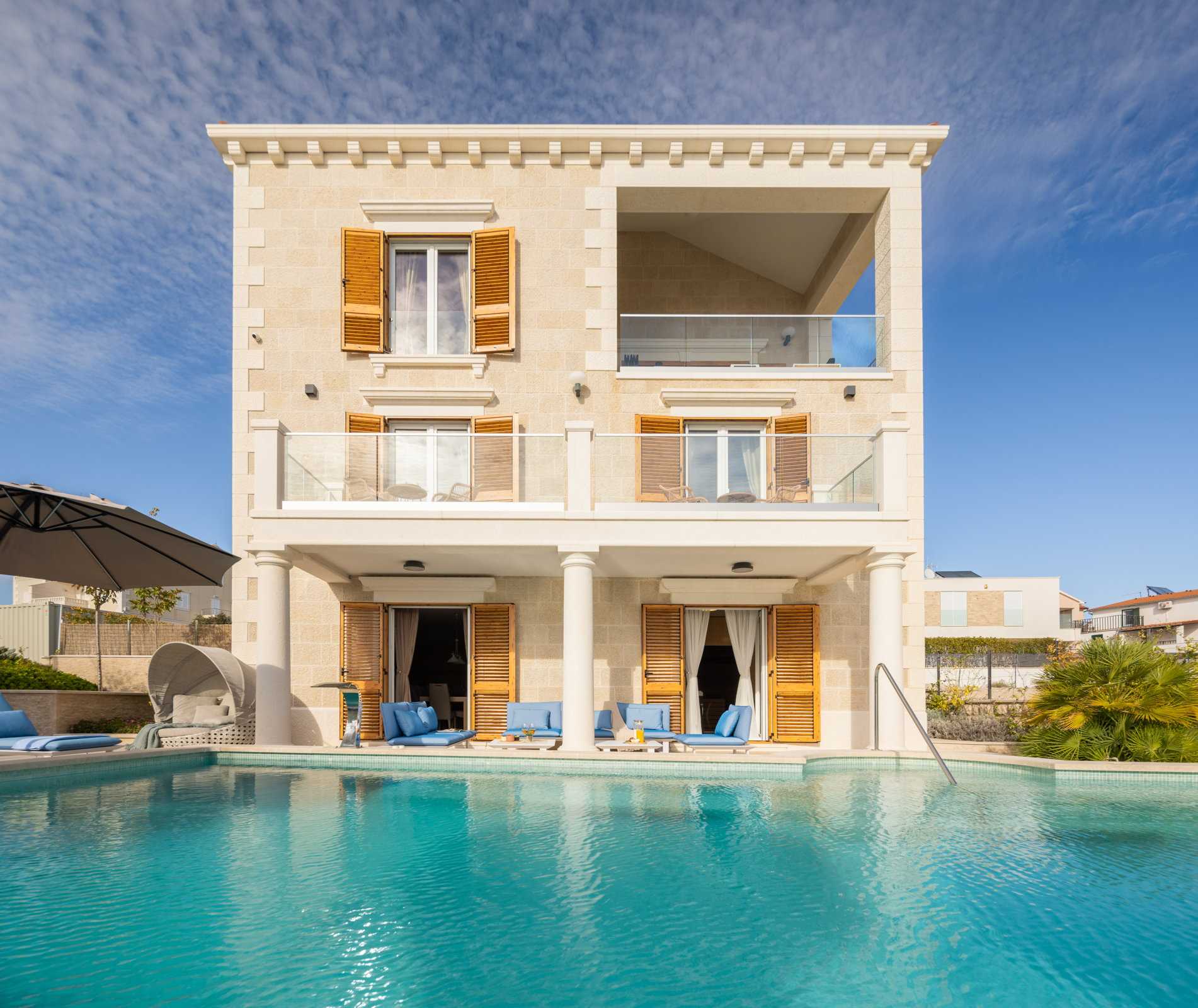 Luxury Villa Skyfall with Pool