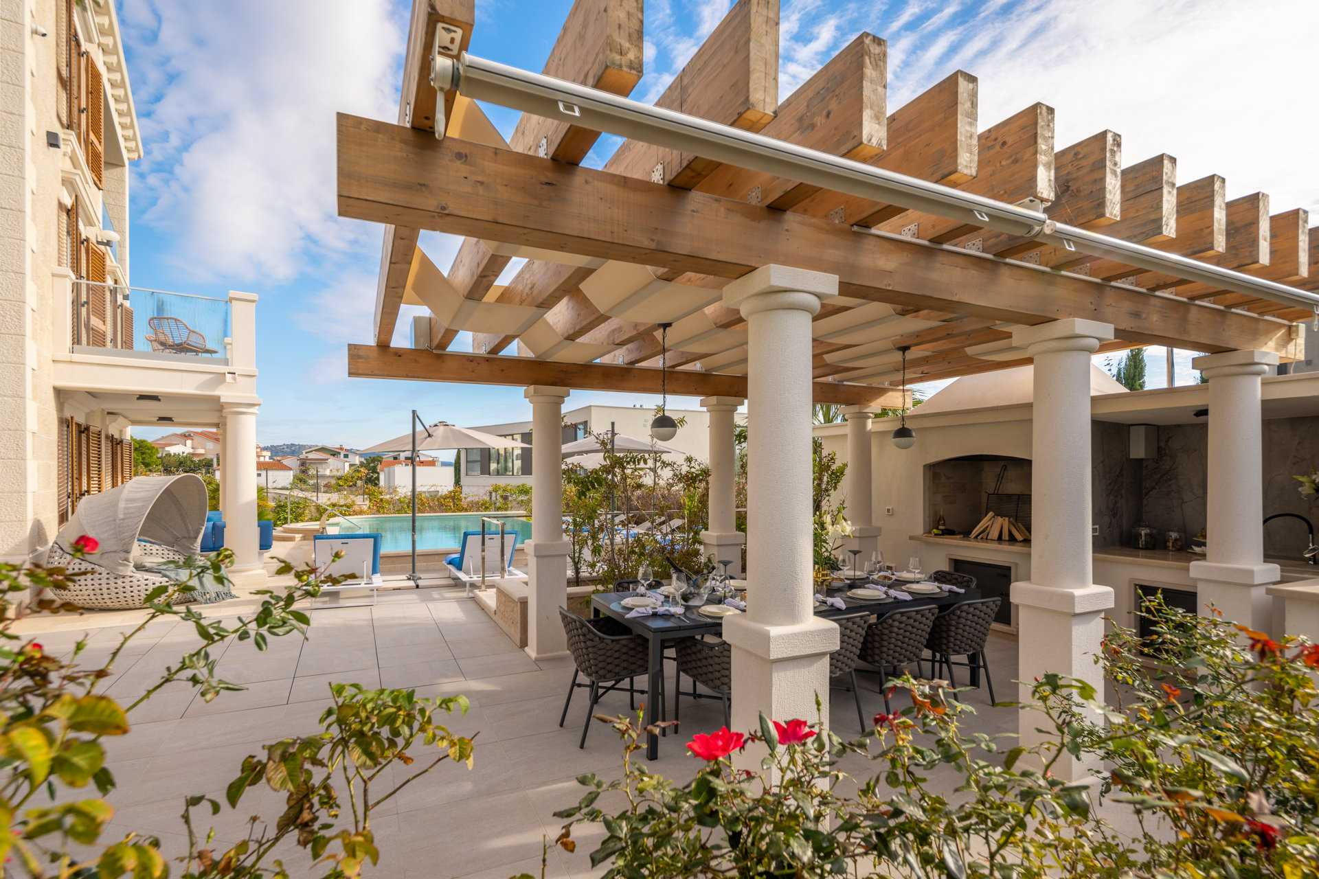 Luxury Villa Skyfall with Pool