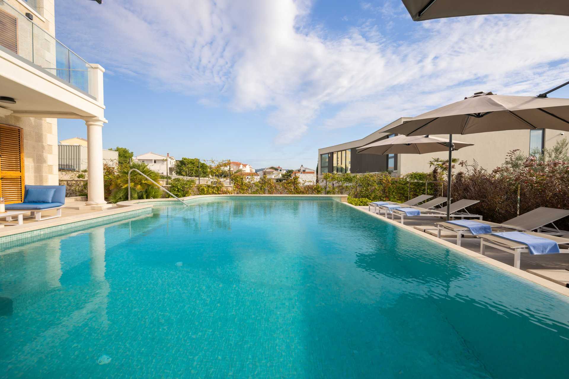 Luxury Villa Skyfall with Pool
