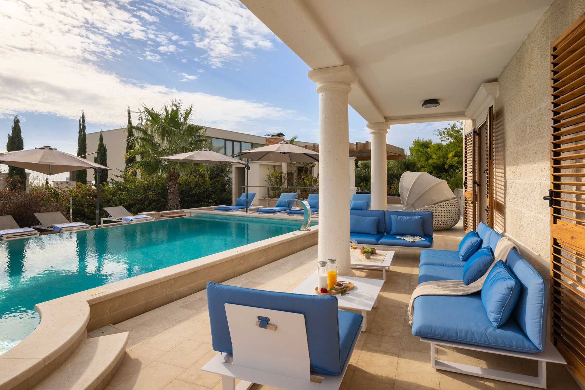 Luxury Villa Skyfall with Pool