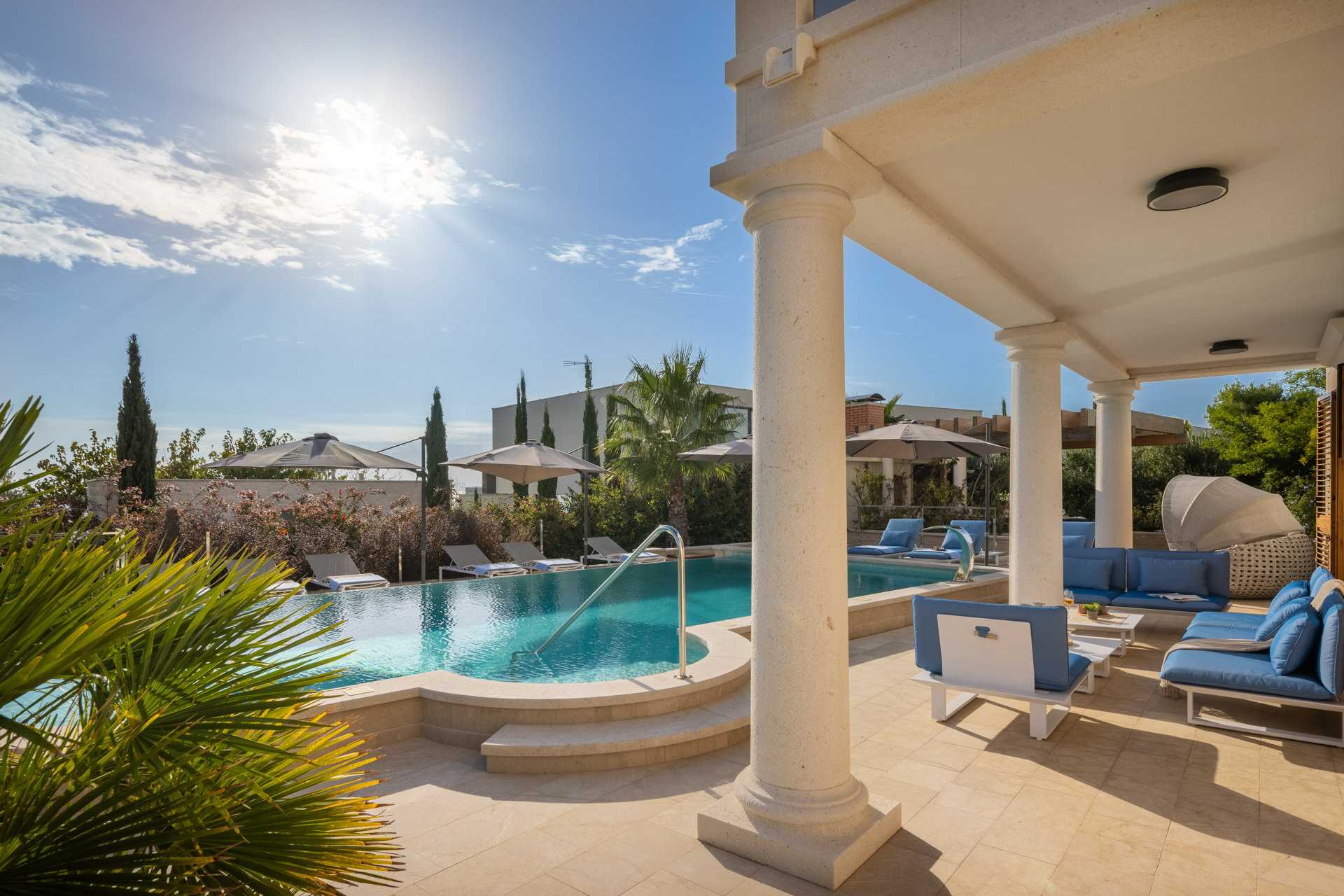 Luxury Villa Skyfall with Pool
