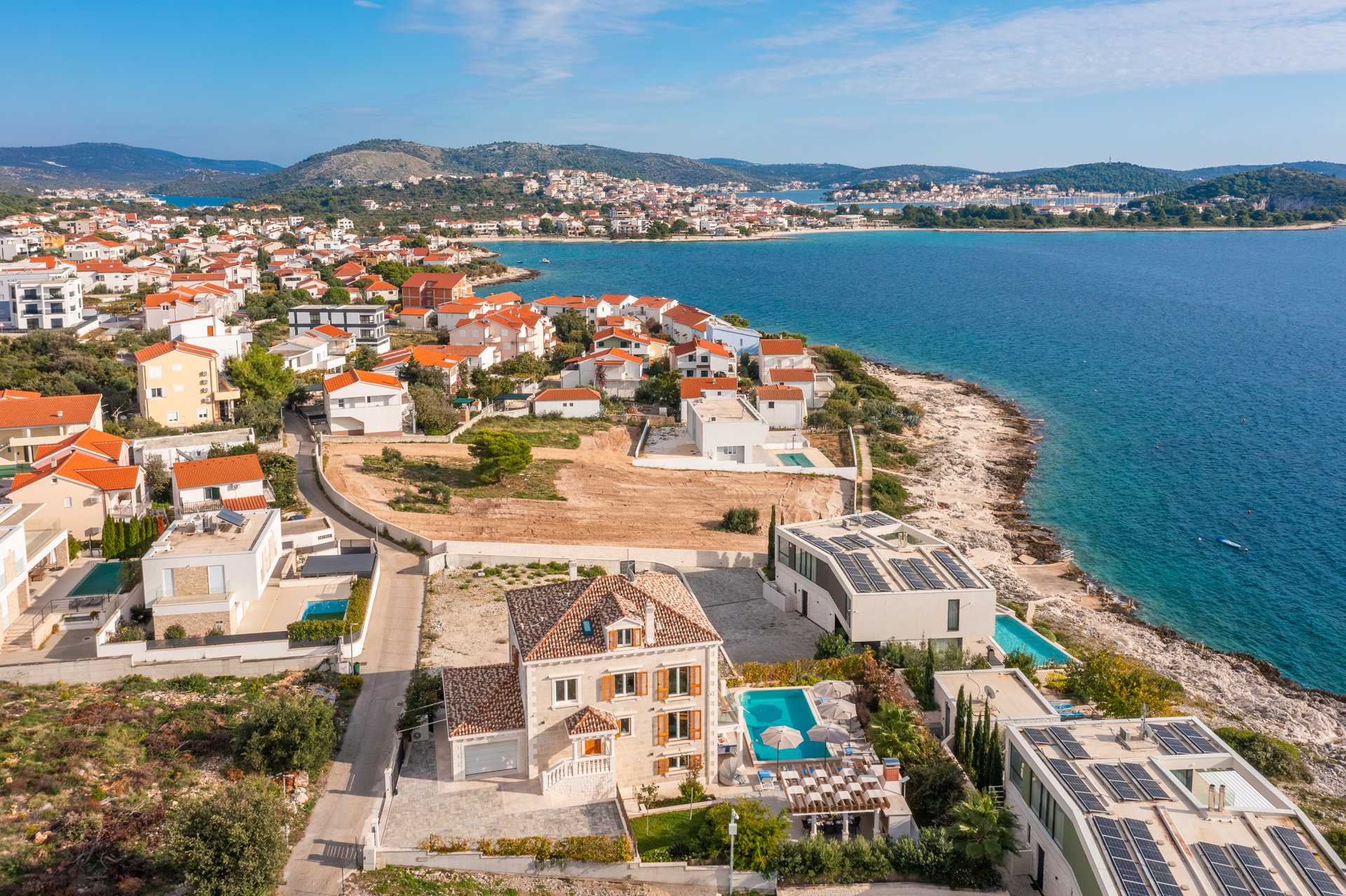 Luxury Villa Skyfall with Pool
