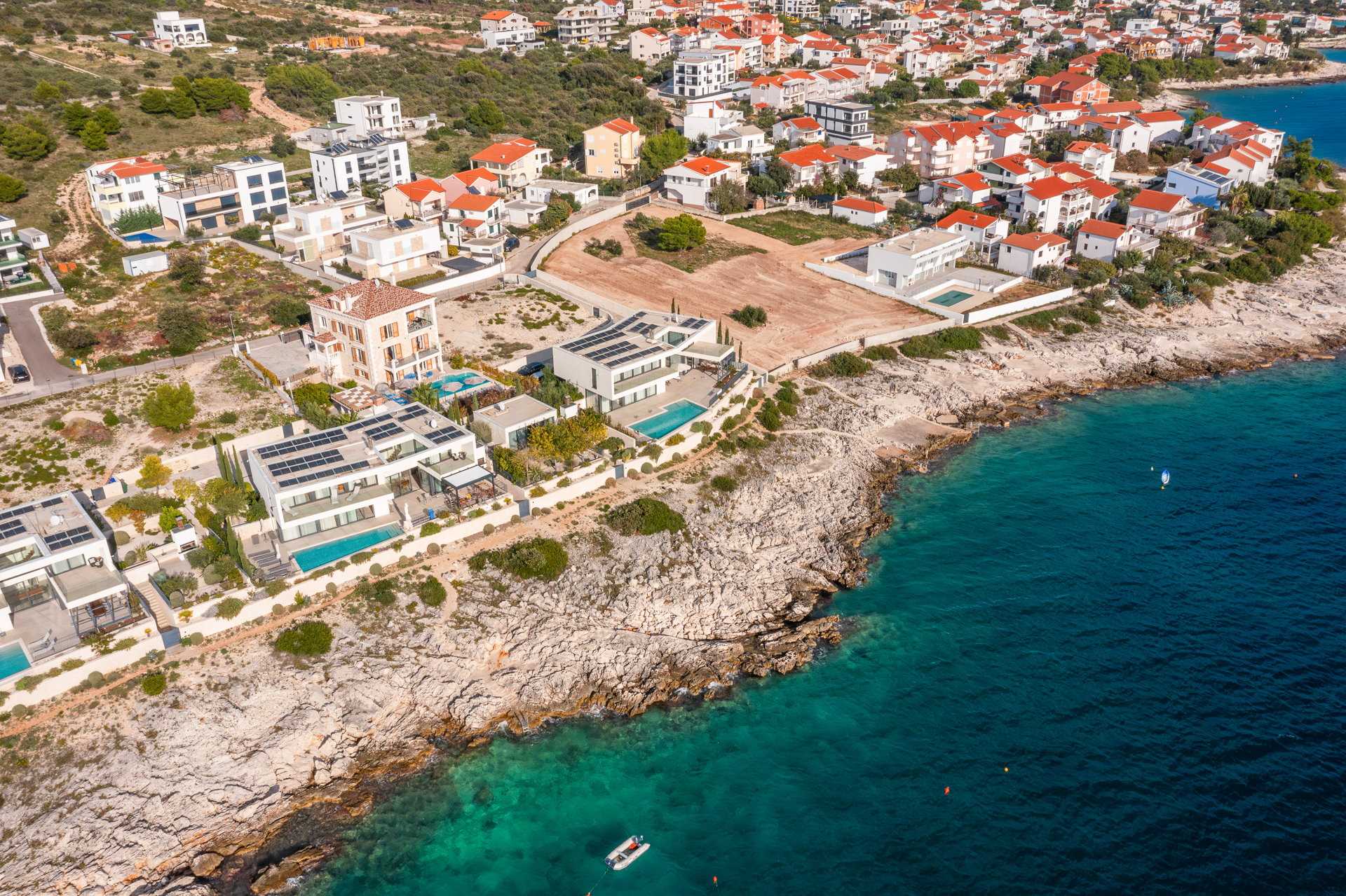 Luxury Villa Skyfall with Pool