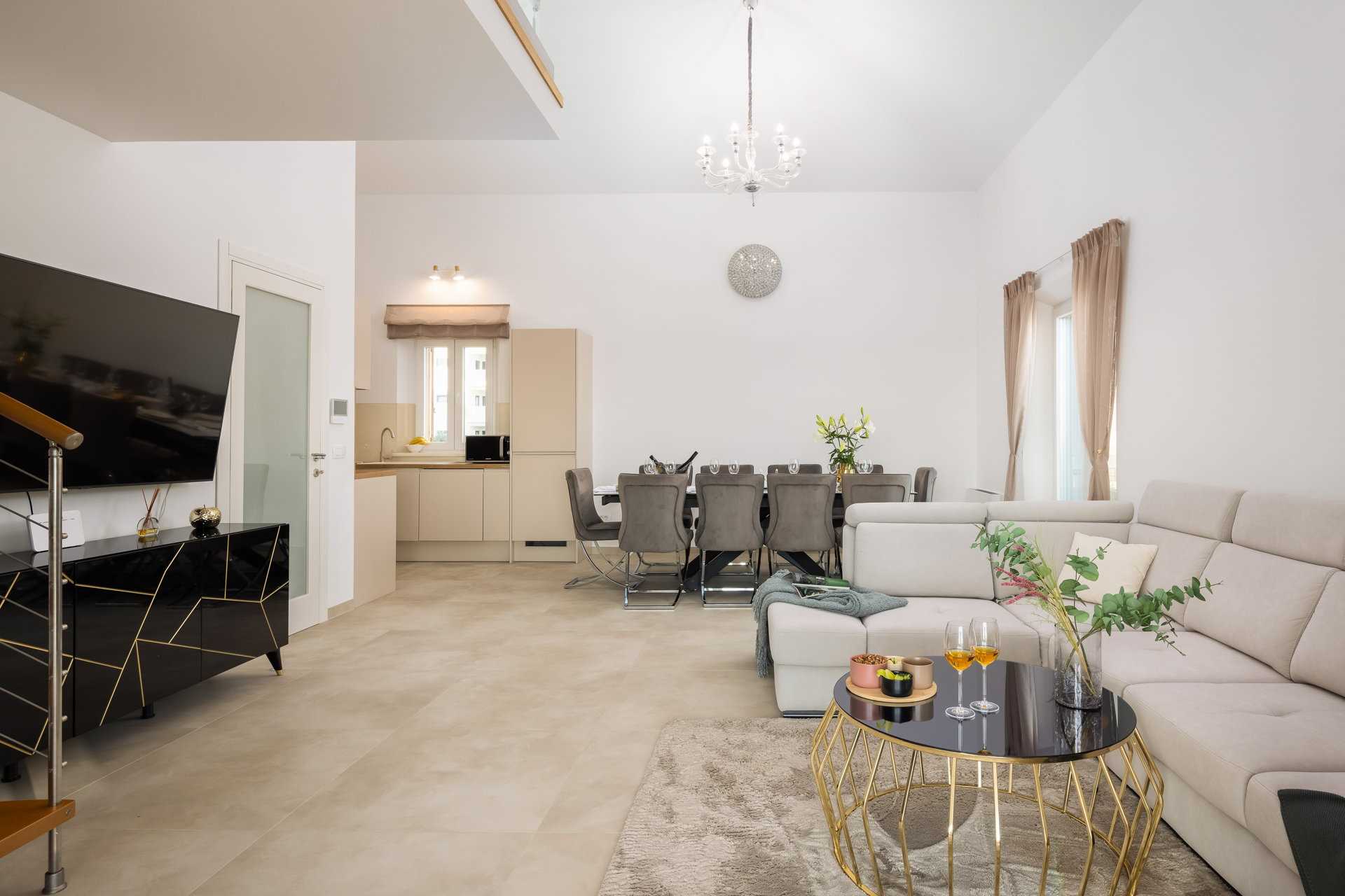 Luxury Villa Skyfall with Pool