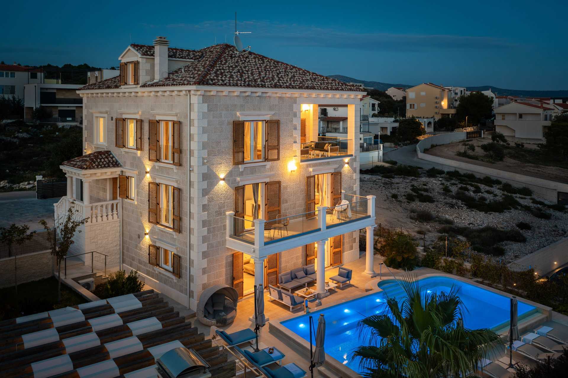 Luxury Villa Skyfall with Pool