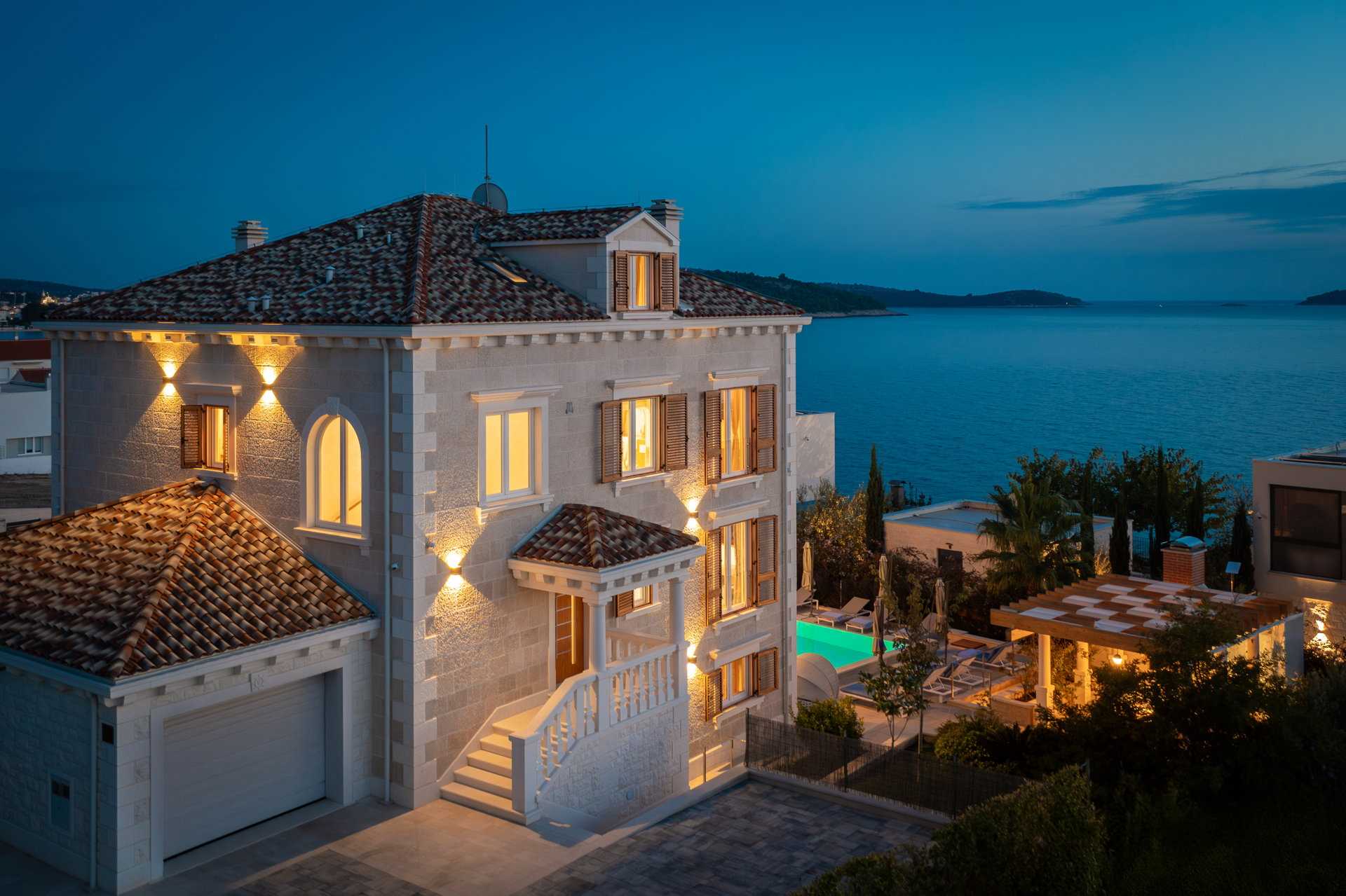 Luxury Villa Skyfall with Pool