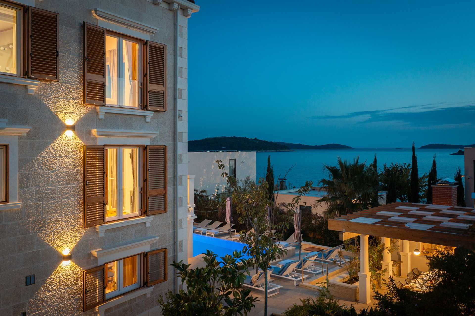 Luxury Villa Skyfall with Pool