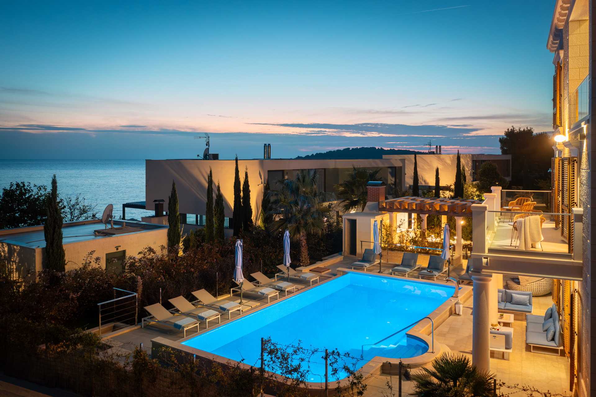 Luxury Villa Skyfall with Pool
