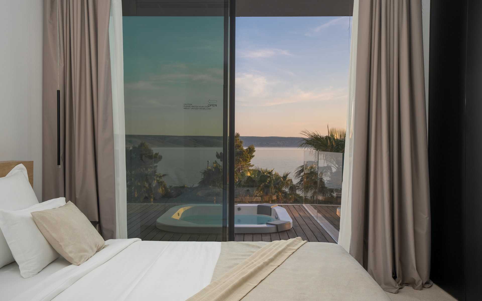 Luxury Villa Spectre with Pool