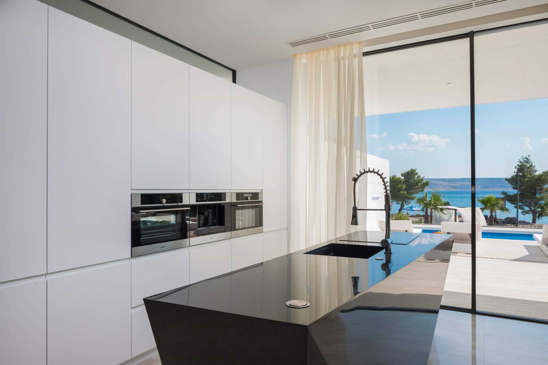 Luxury Villa Spectre with Pool