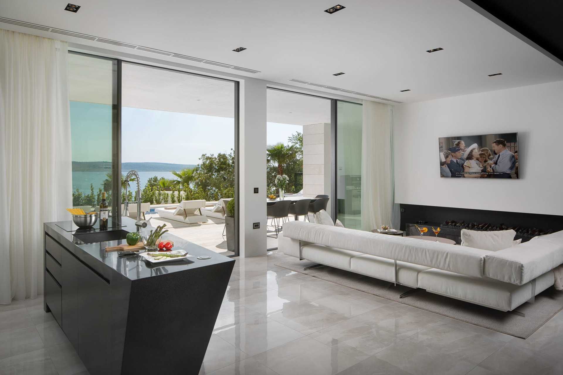 Luxury Villa Spectre with Pool