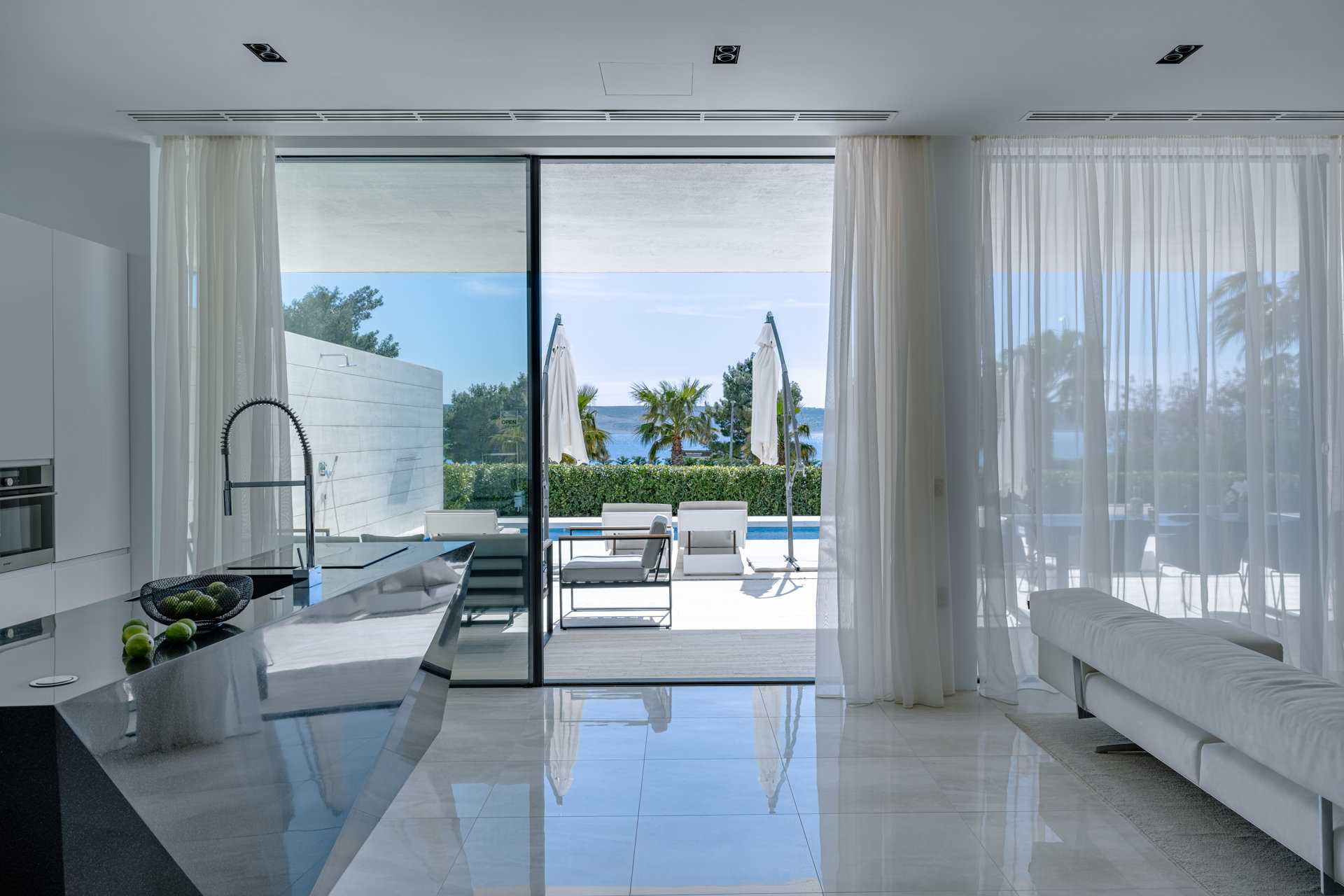 Luxury Villa Spectre with Pool