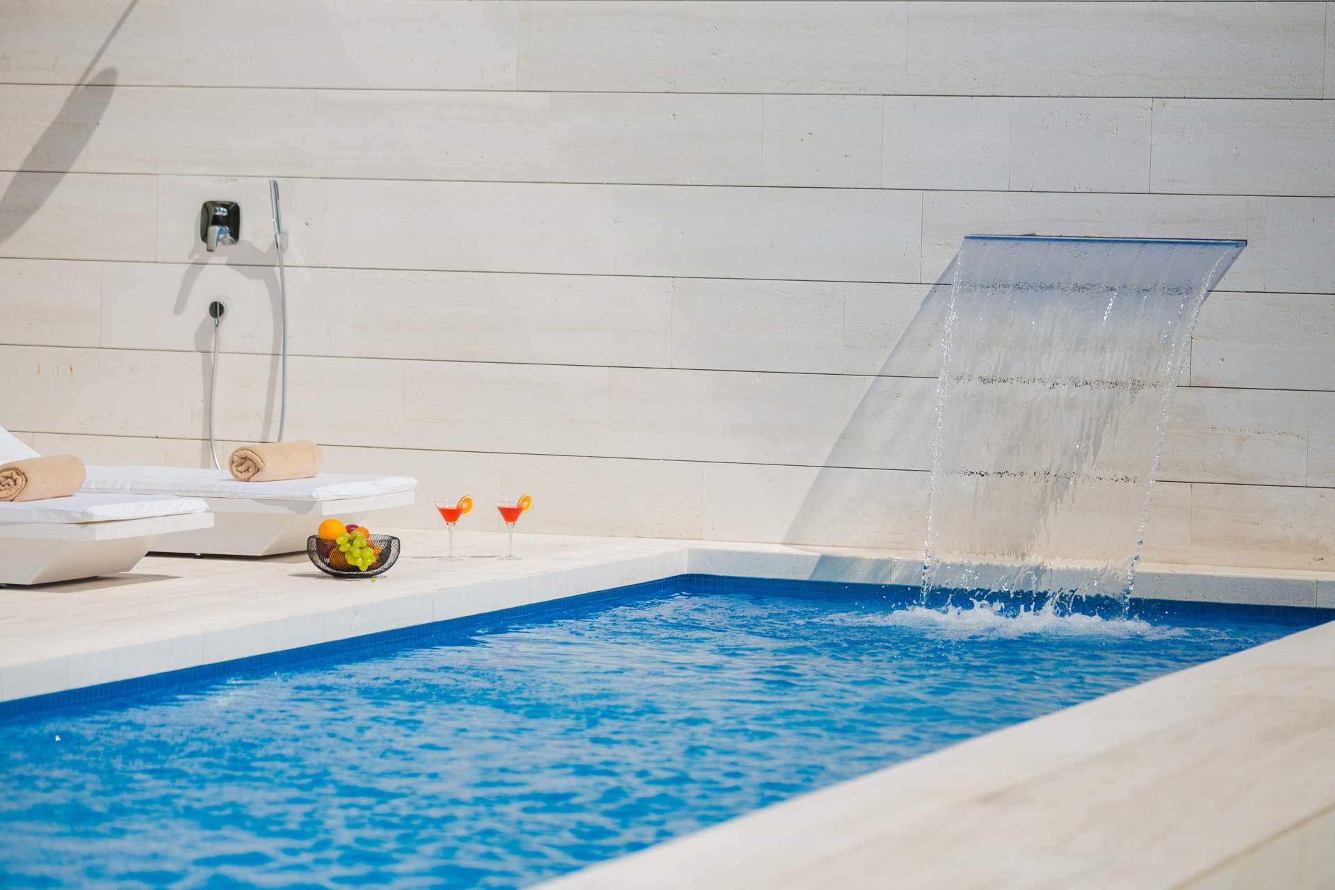 Luxury Villa Spectre with Pool