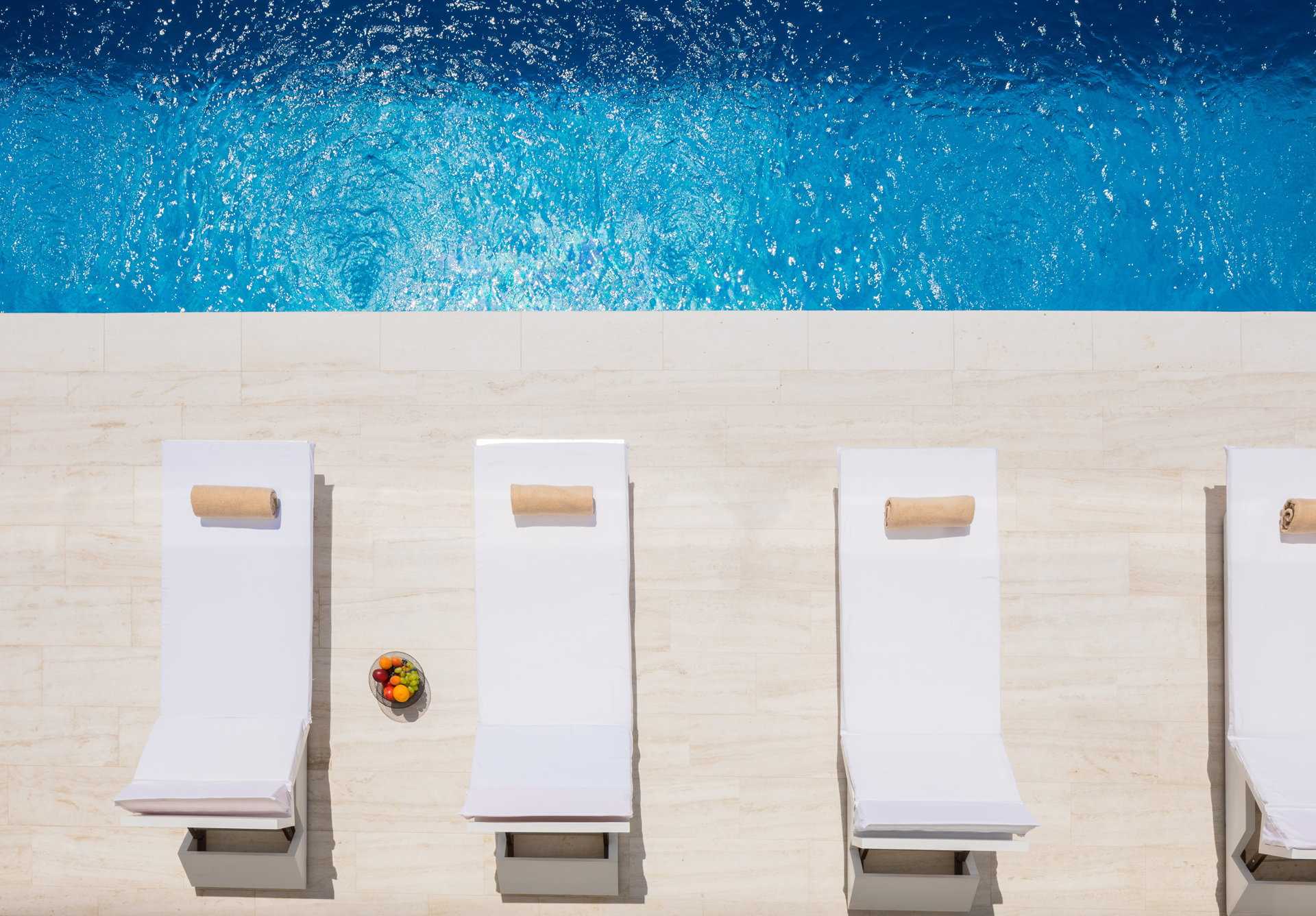 Luxury Villa Spectre with Pool