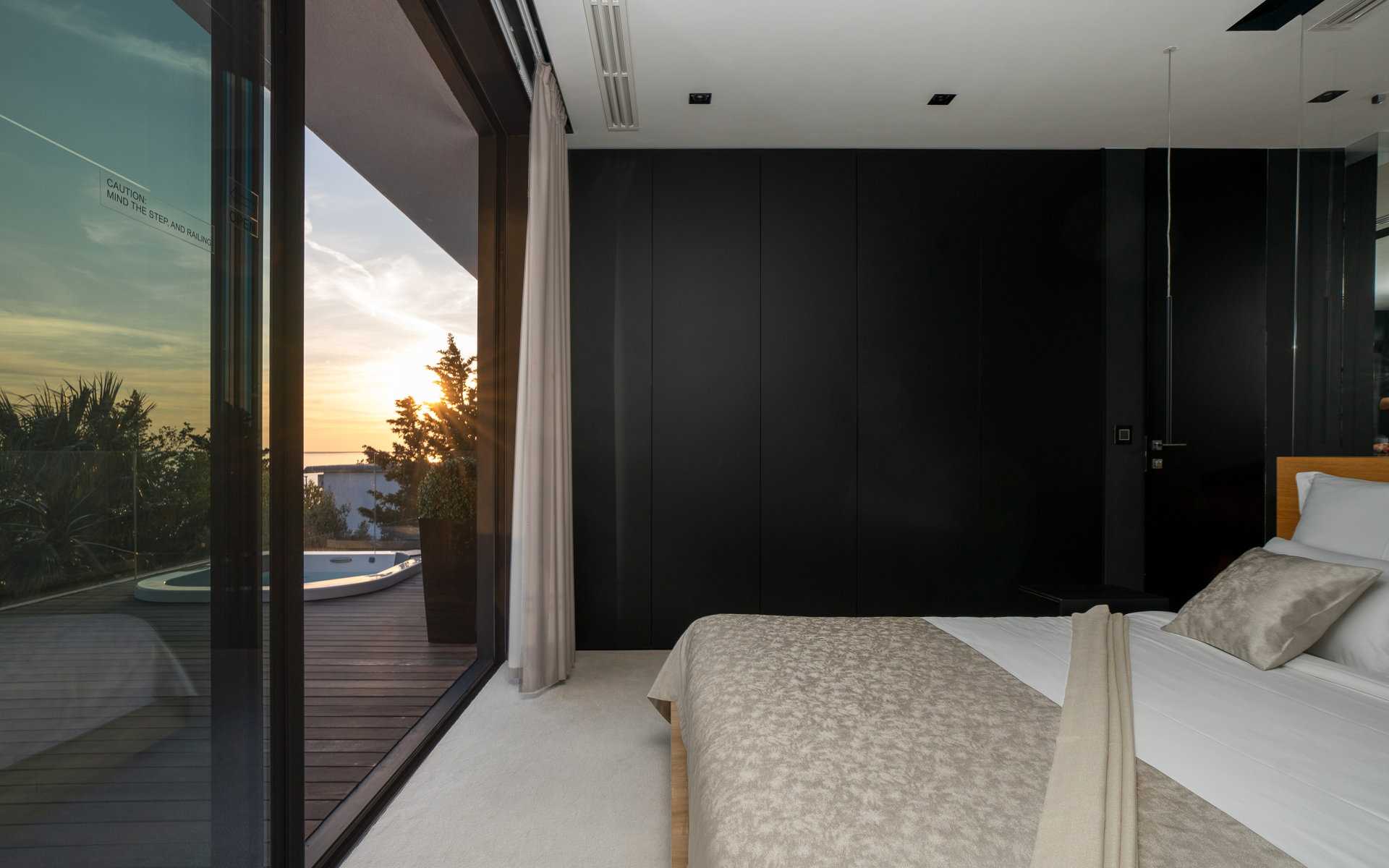 Luxury Villa Spectre with Pool