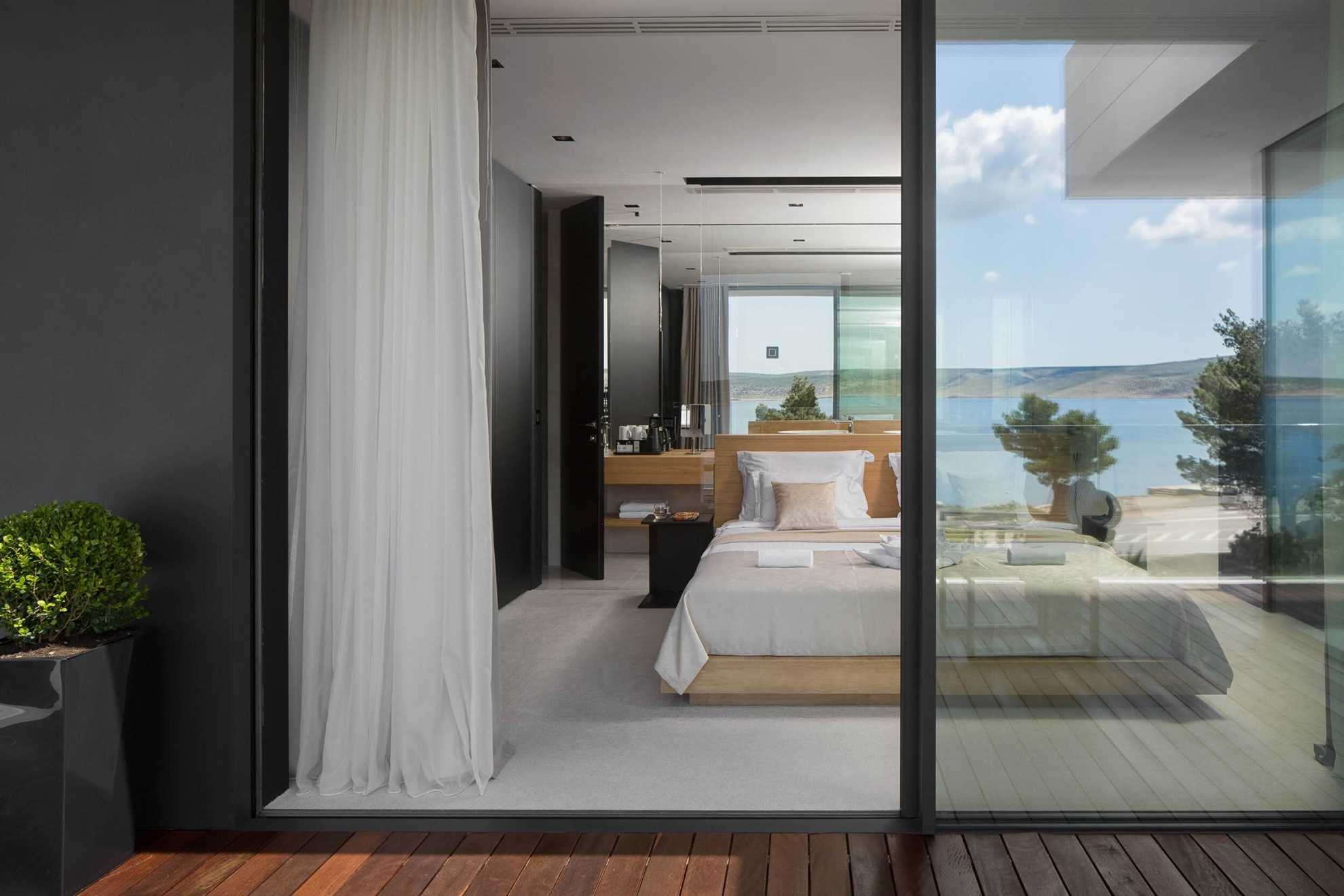 Luxury Villa Spectre with Pool