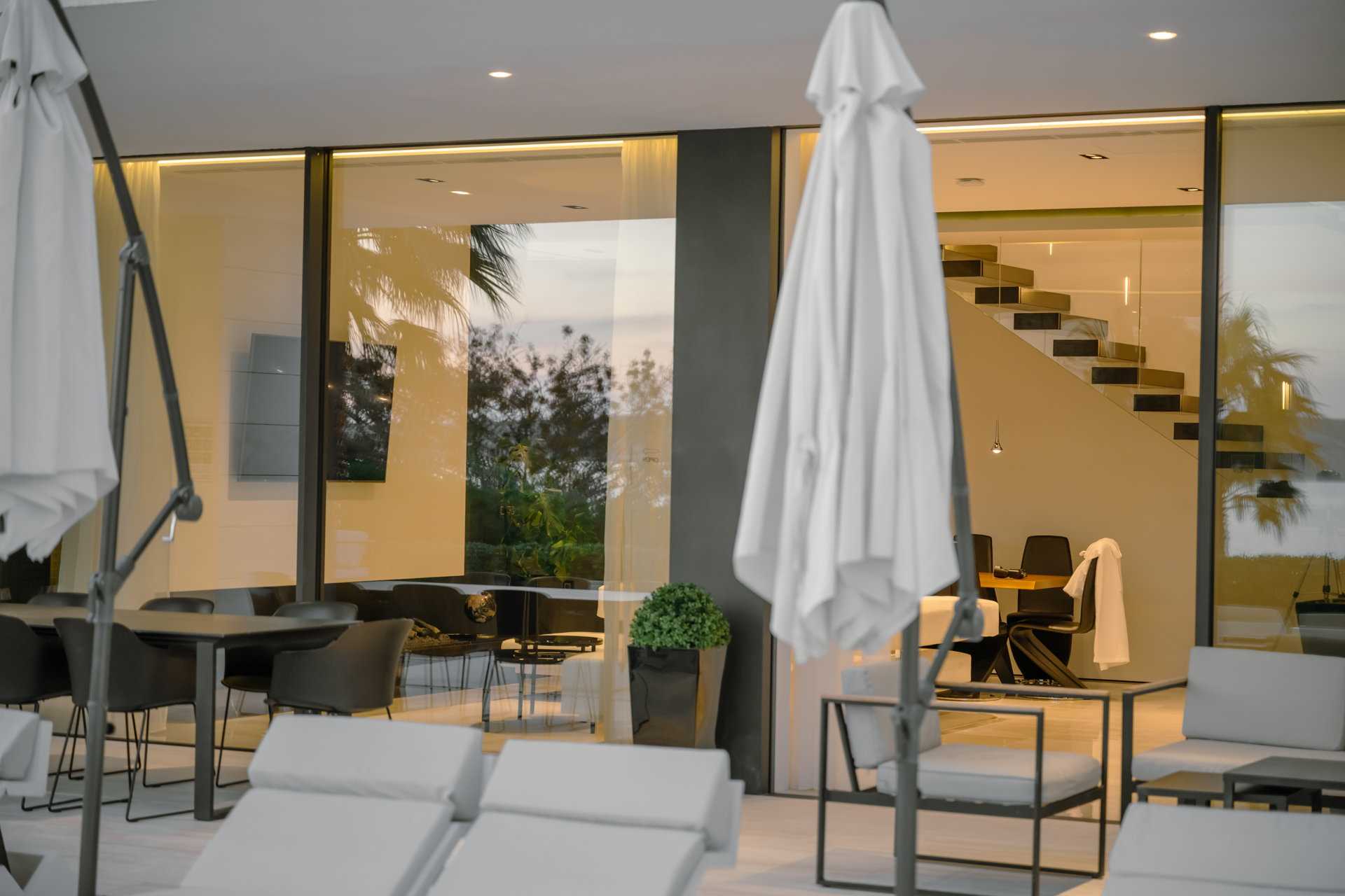 Luxury Villa Spectre with Pool