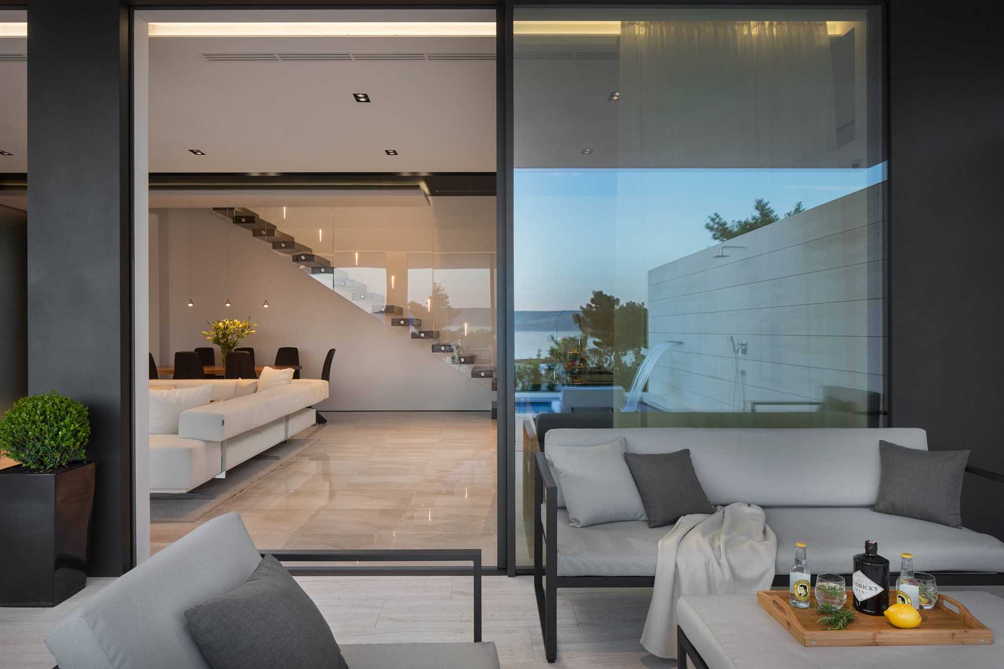 Luxury Villa Spectre with Pool