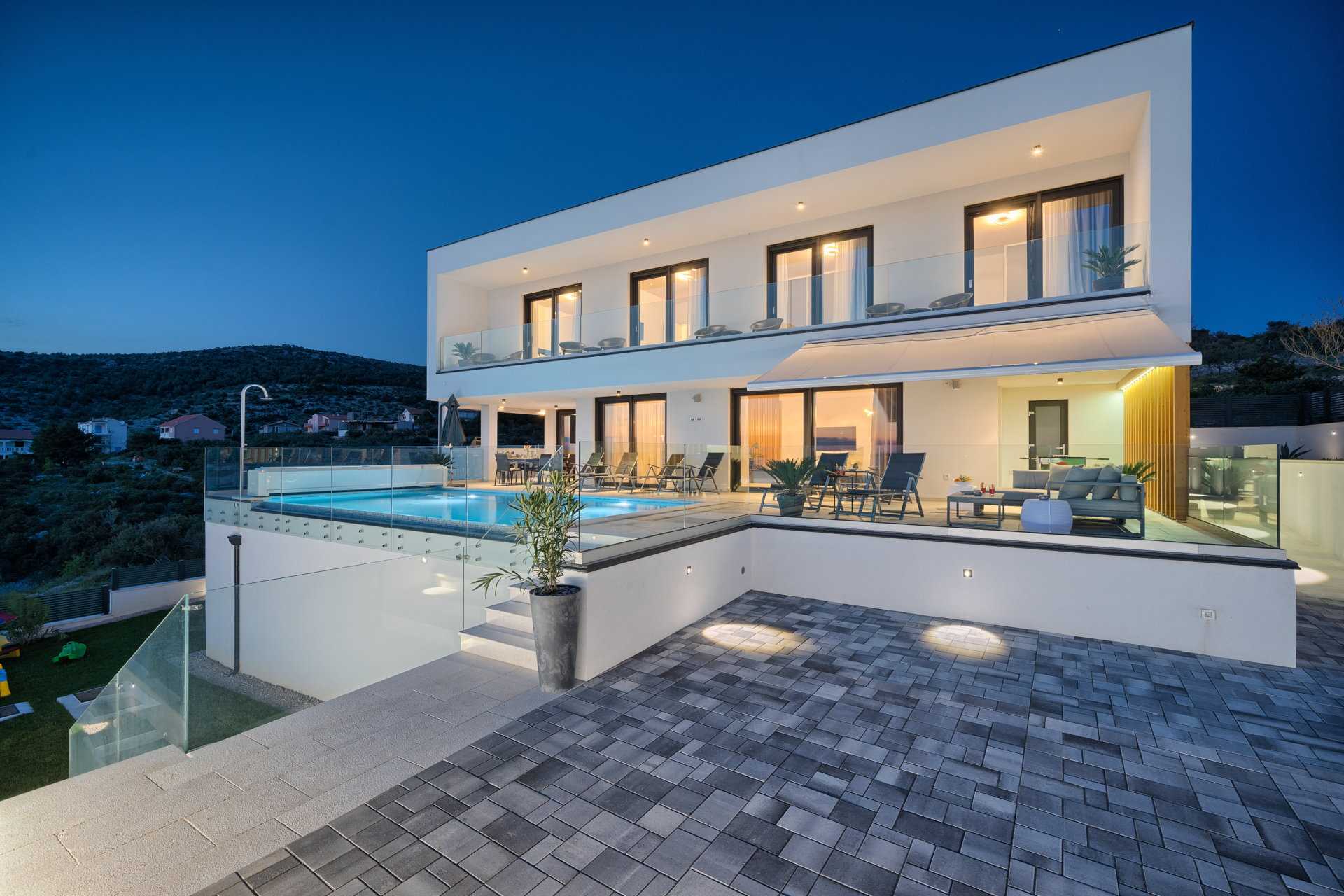 Villa Surfline with Pool