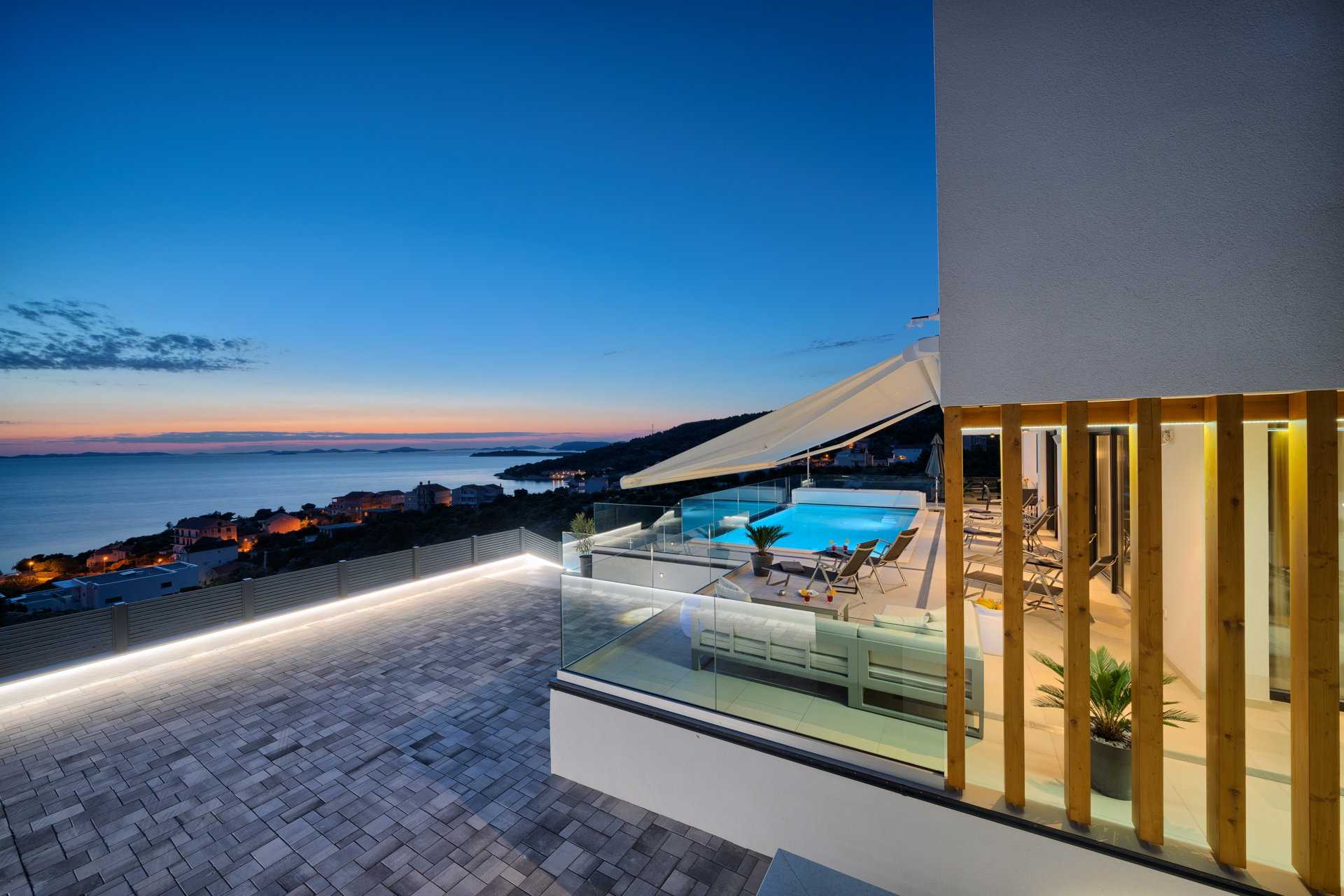 Villa Surfline with Pool