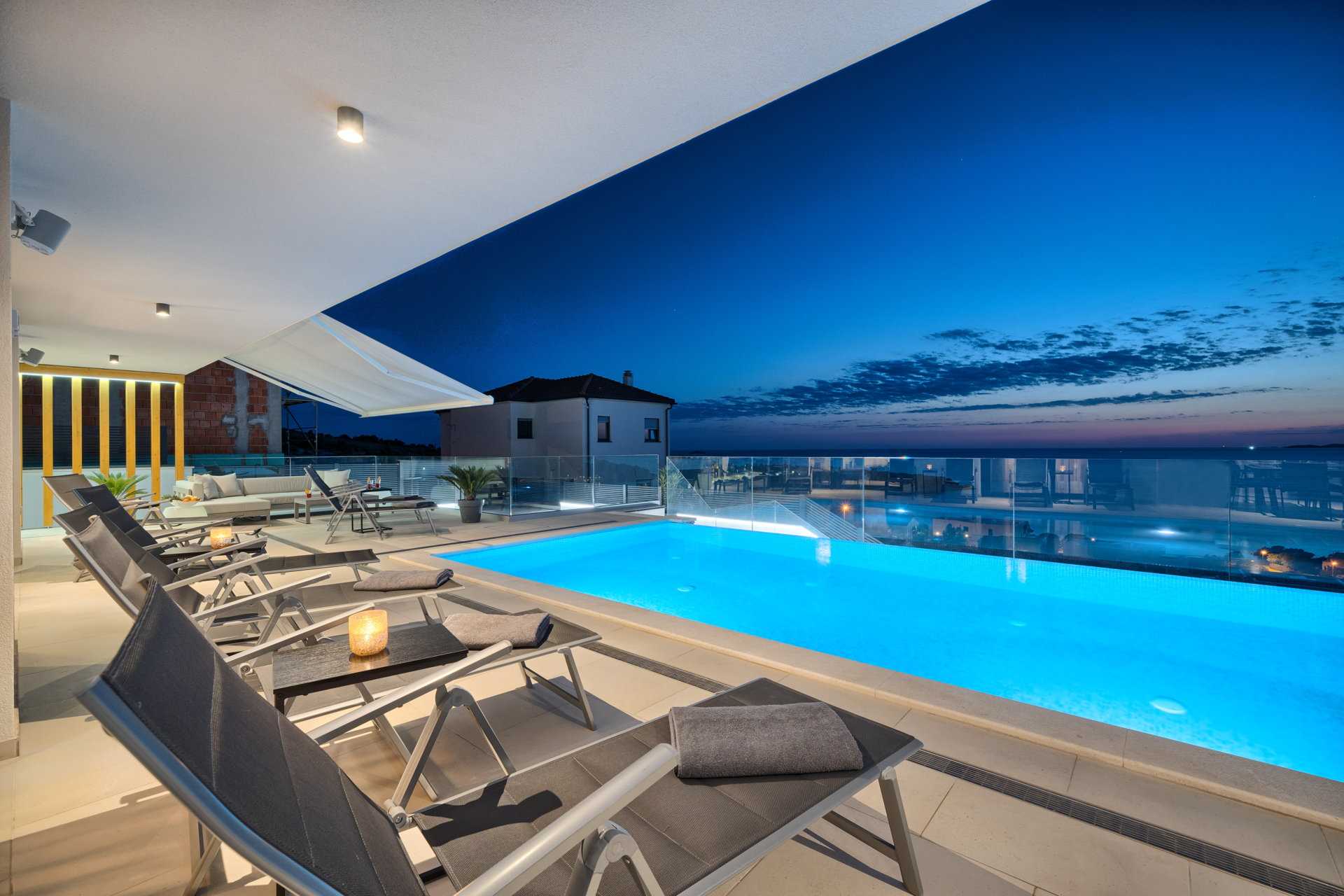 Villa Surfline with Pool