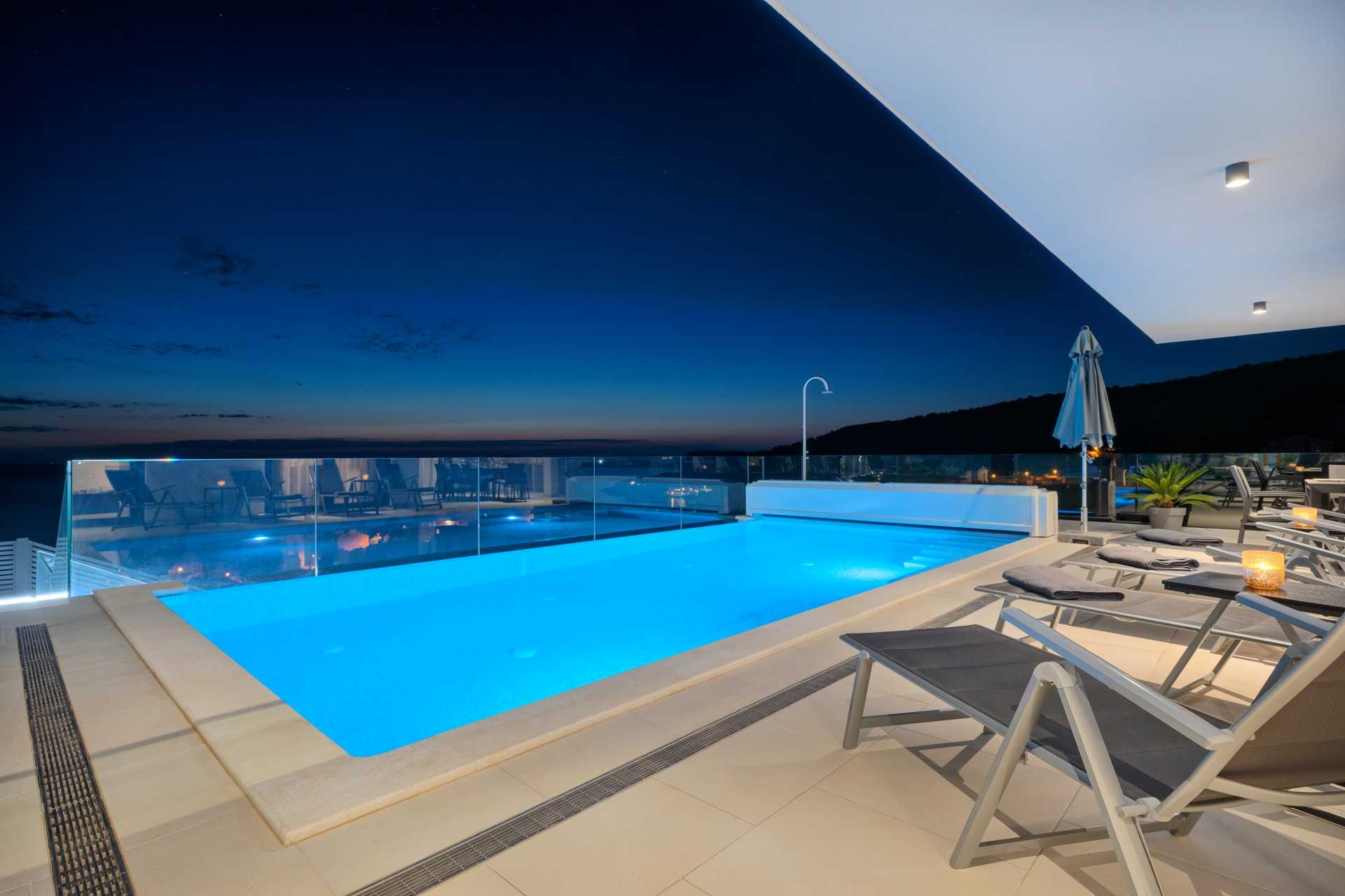 Villa Surfline with Pool