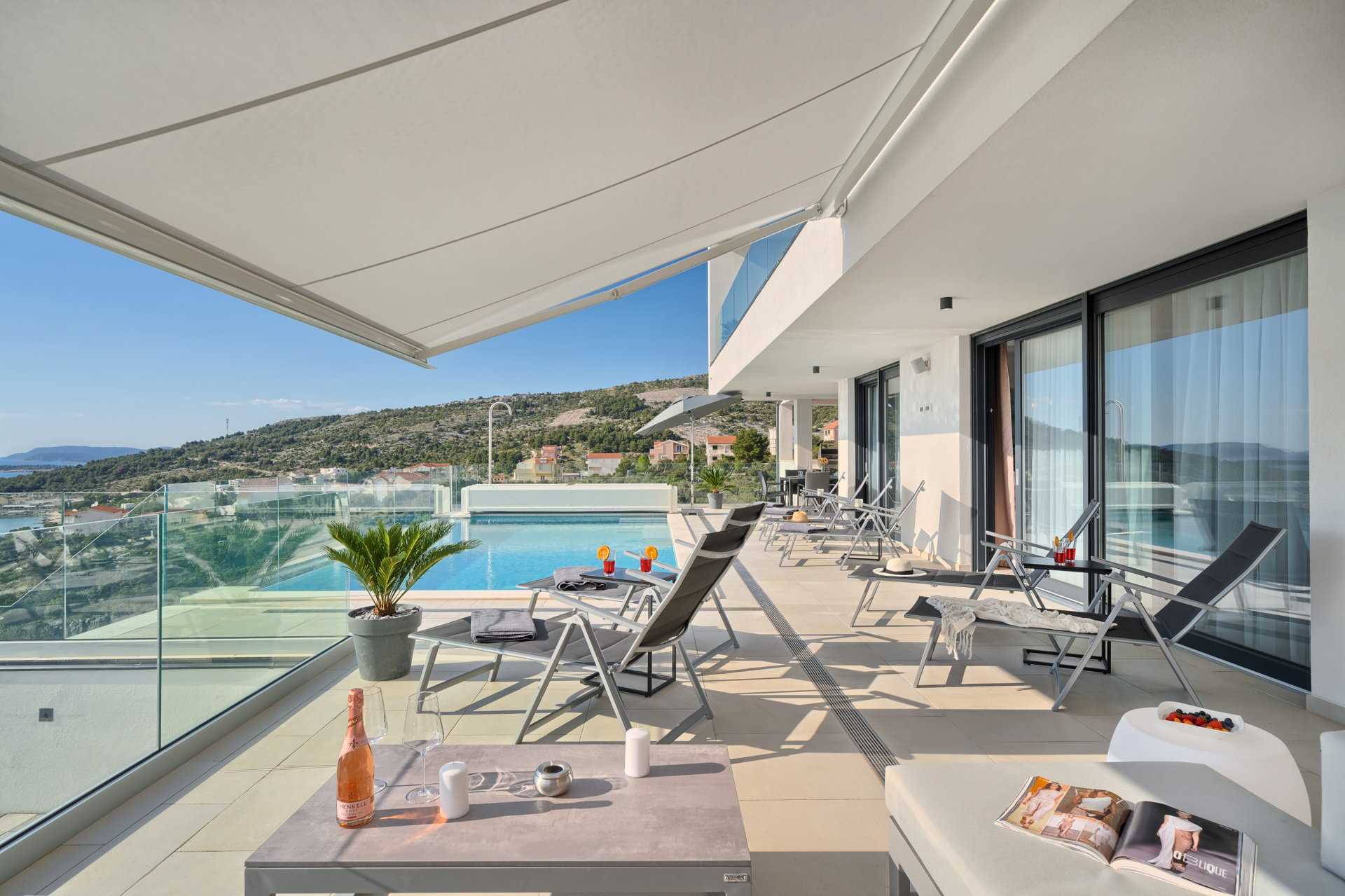 Villa Surfline with Pool