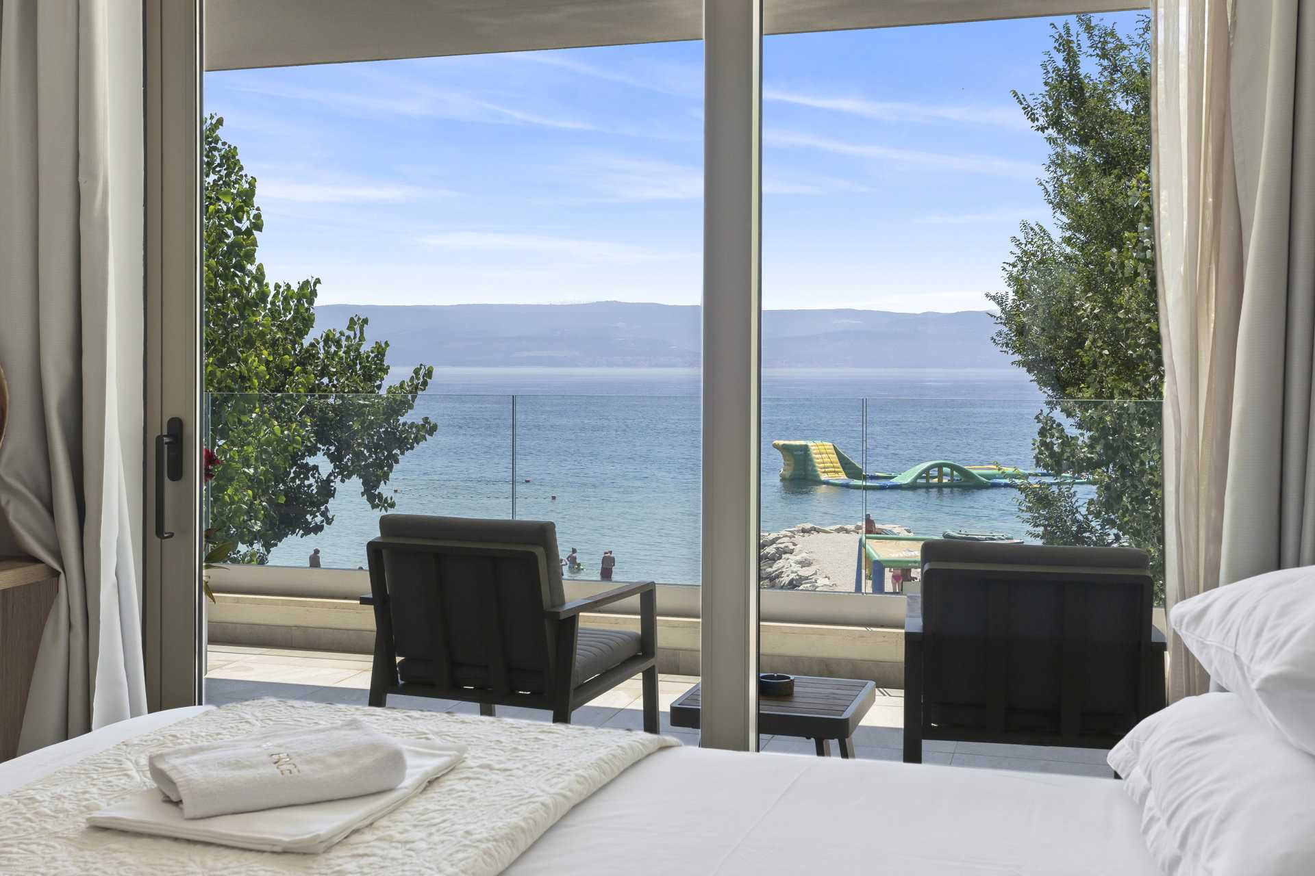 Villa Summer Drift uz plažu s bazenom