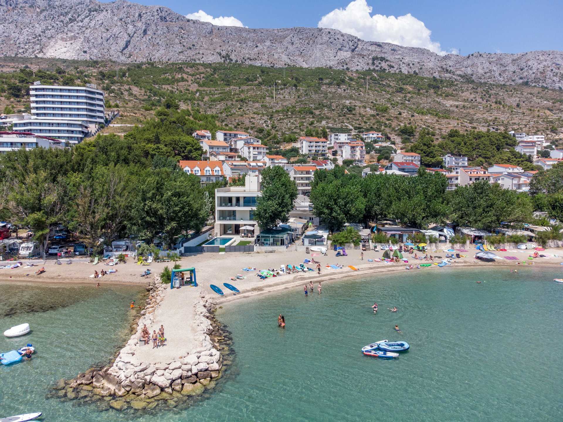 Villa Summer Drift uz plažu s bazenom