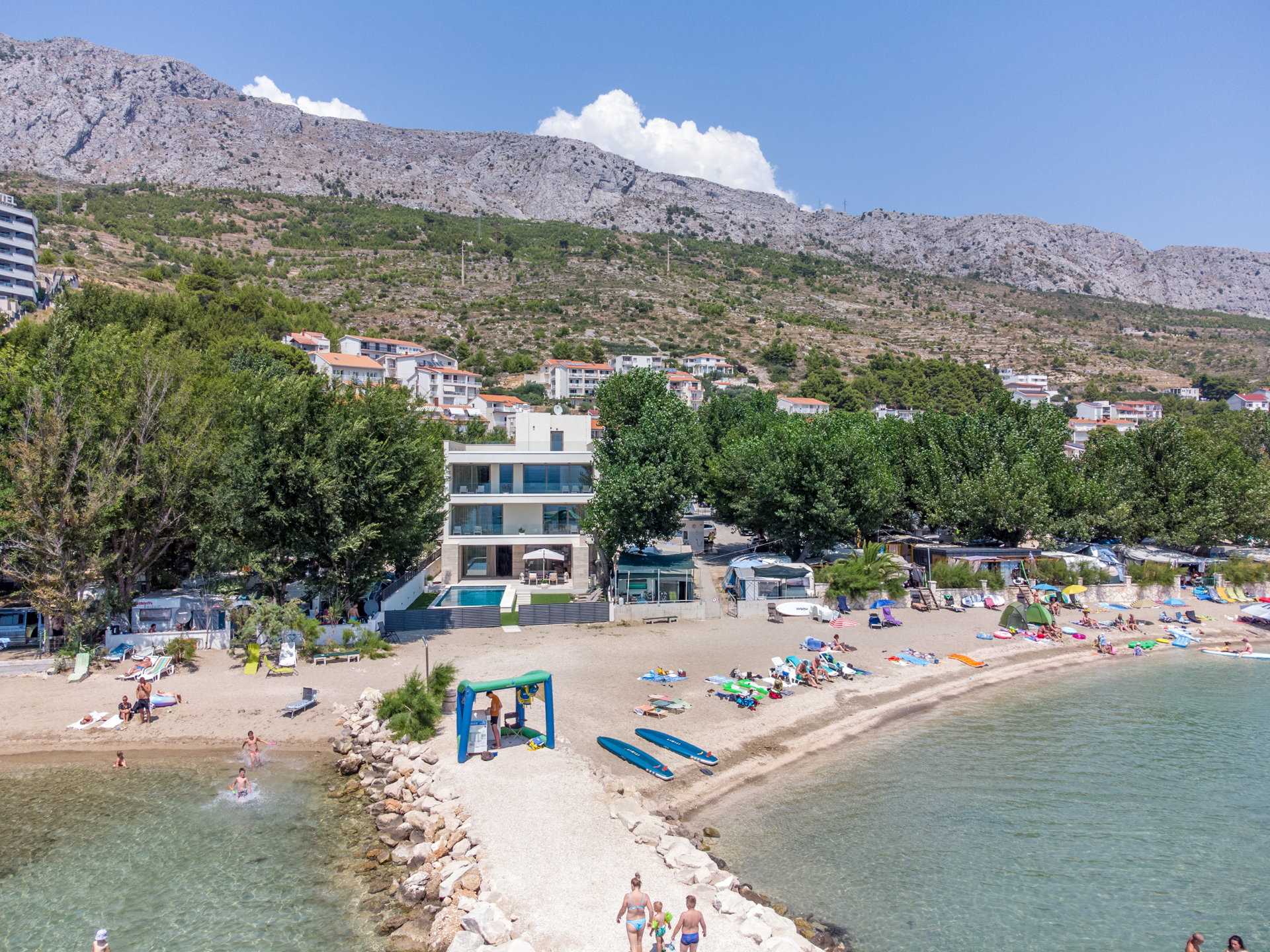 Villa Summer Drift uz plažu s bazenom