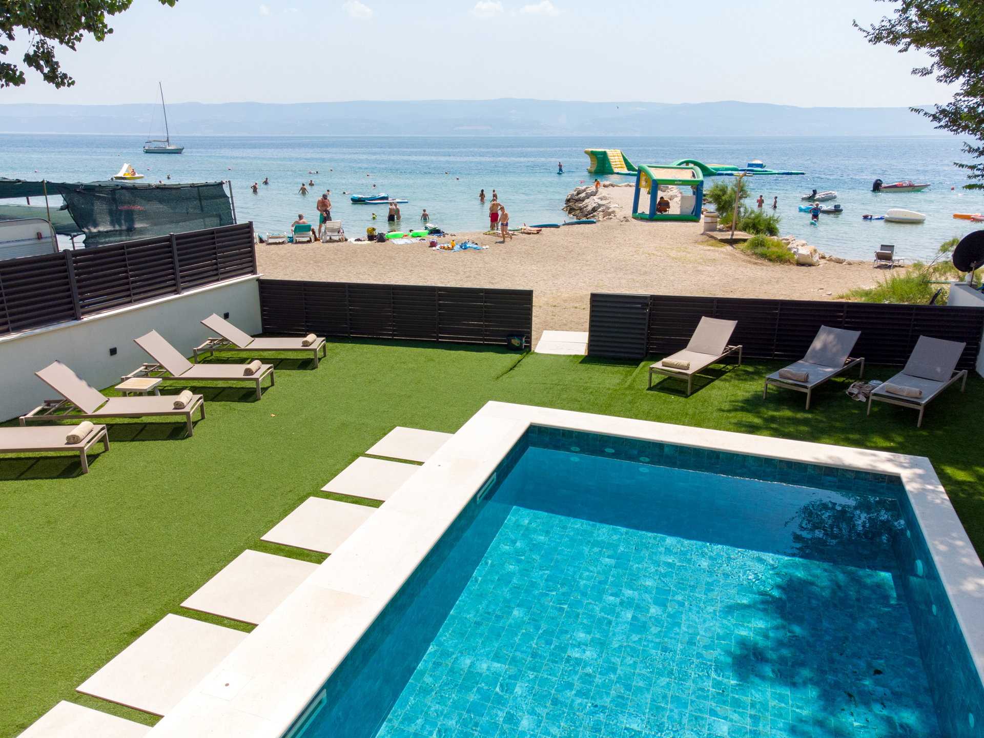 Villa Summer Drift uz plažu s bazenom