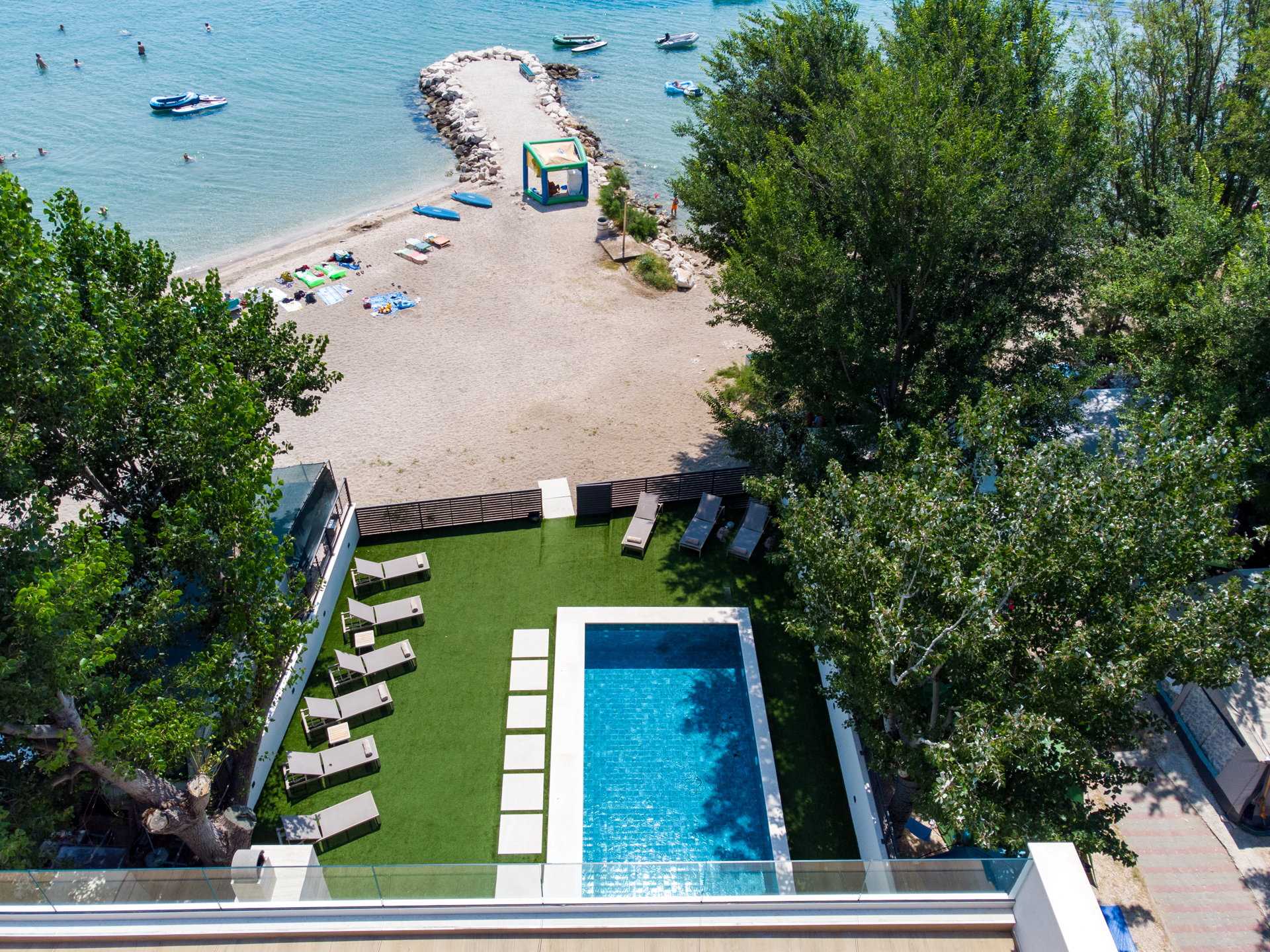 Villa Summer Drift uz plažu s bazenom