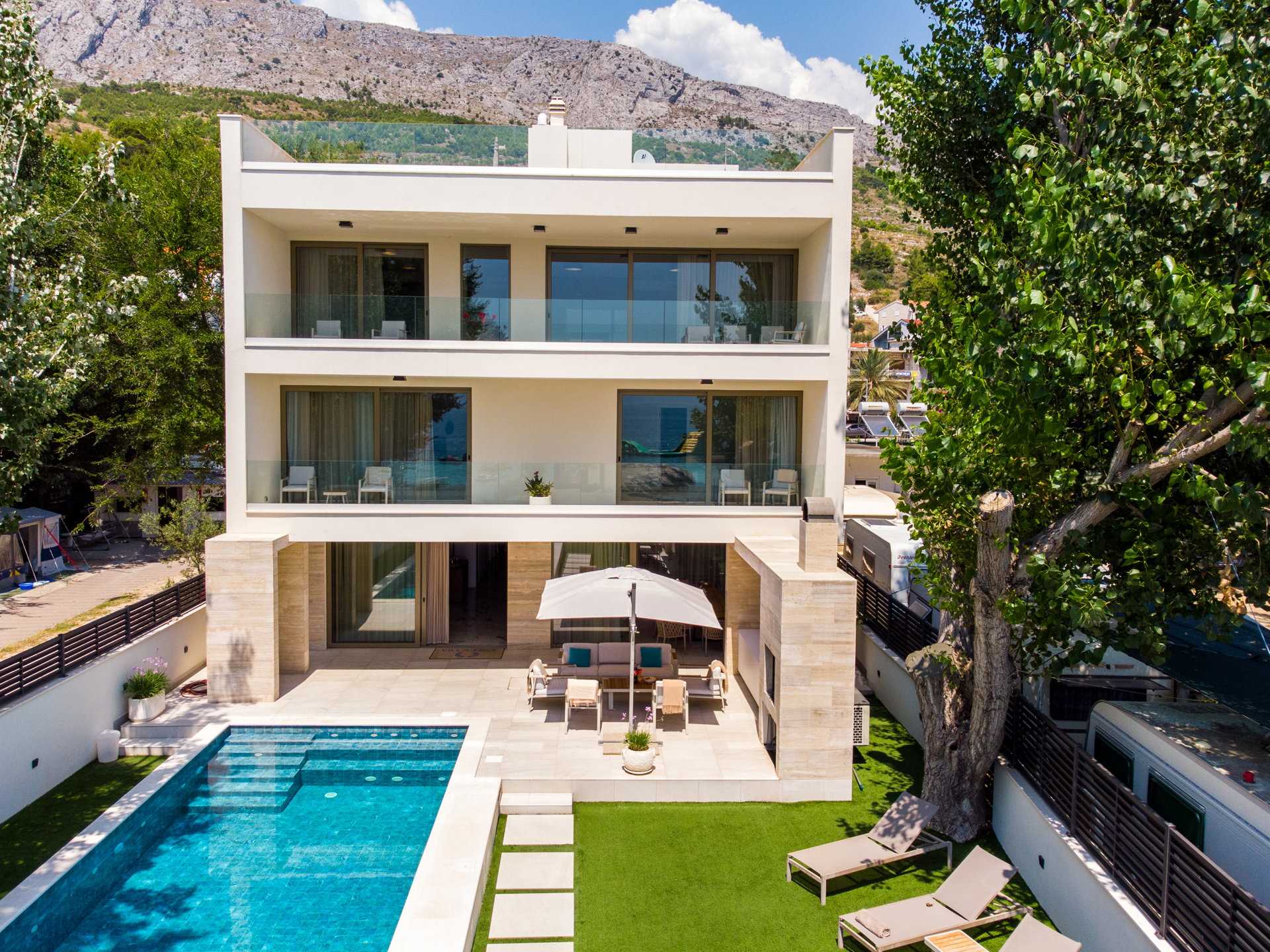 Villa Summer Drift uz plažu s bazenom