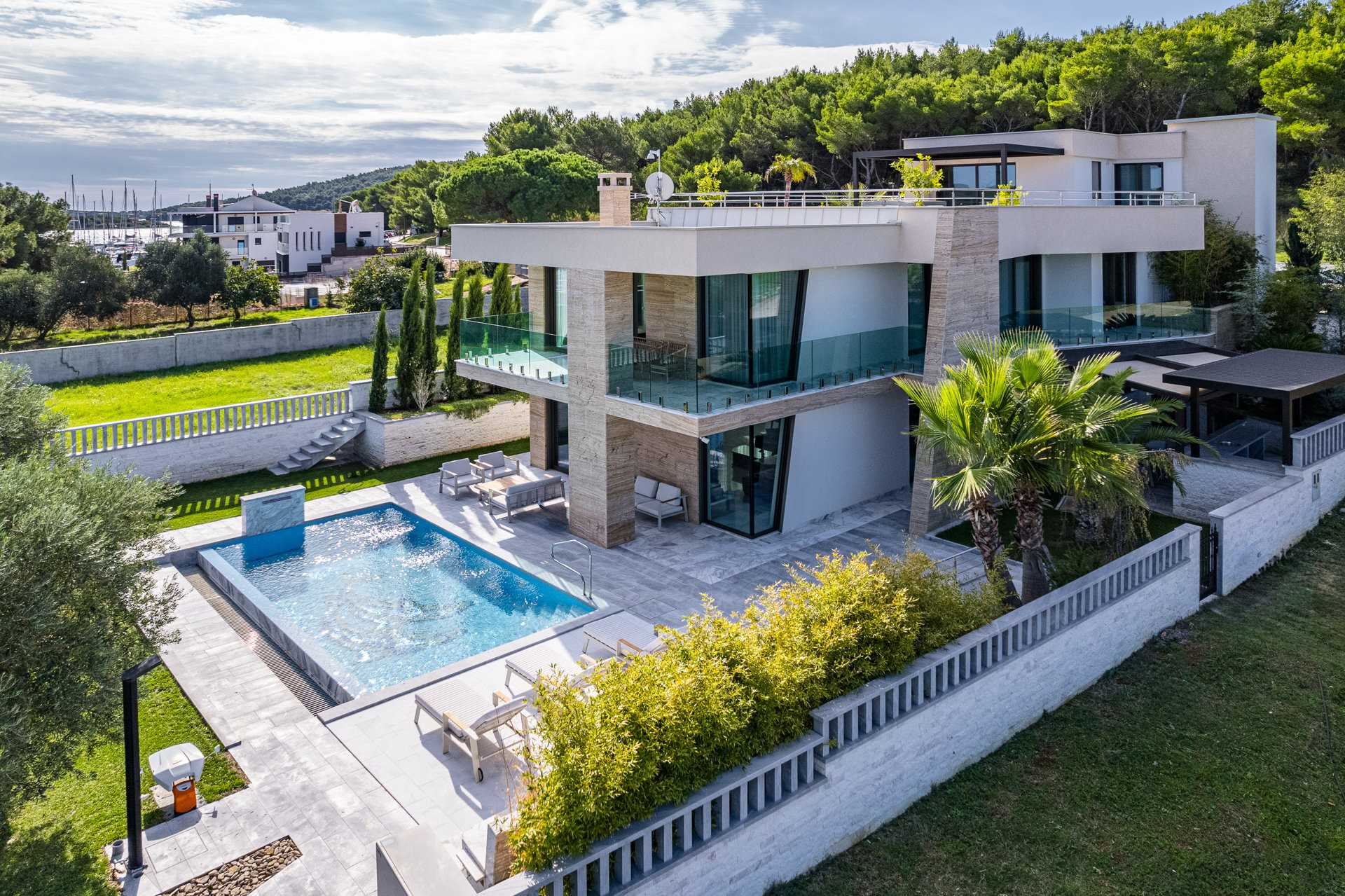 Vila uz plažu The Vibe s bazenom