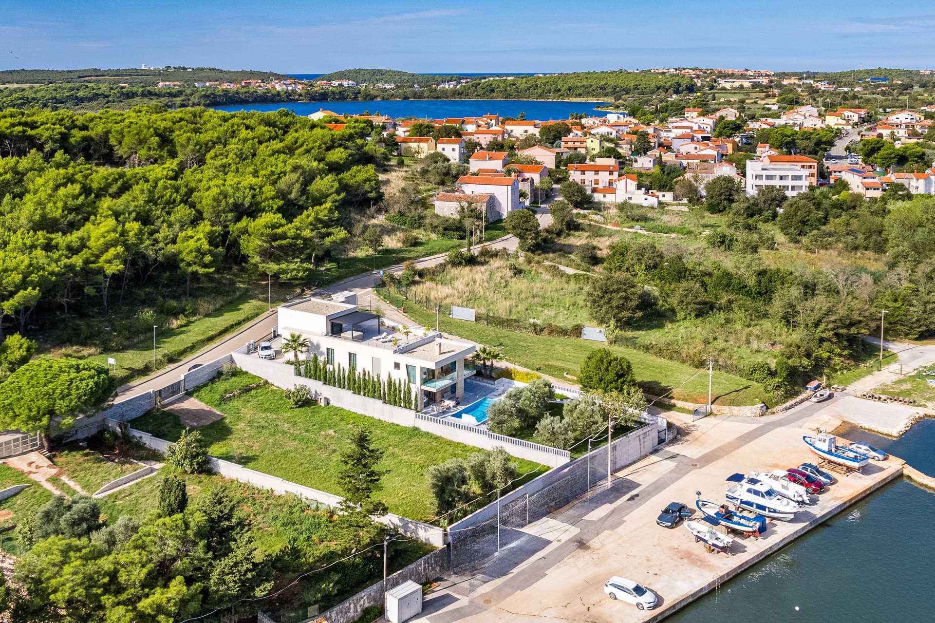 Vila uz plažu The Vibe s bazenom