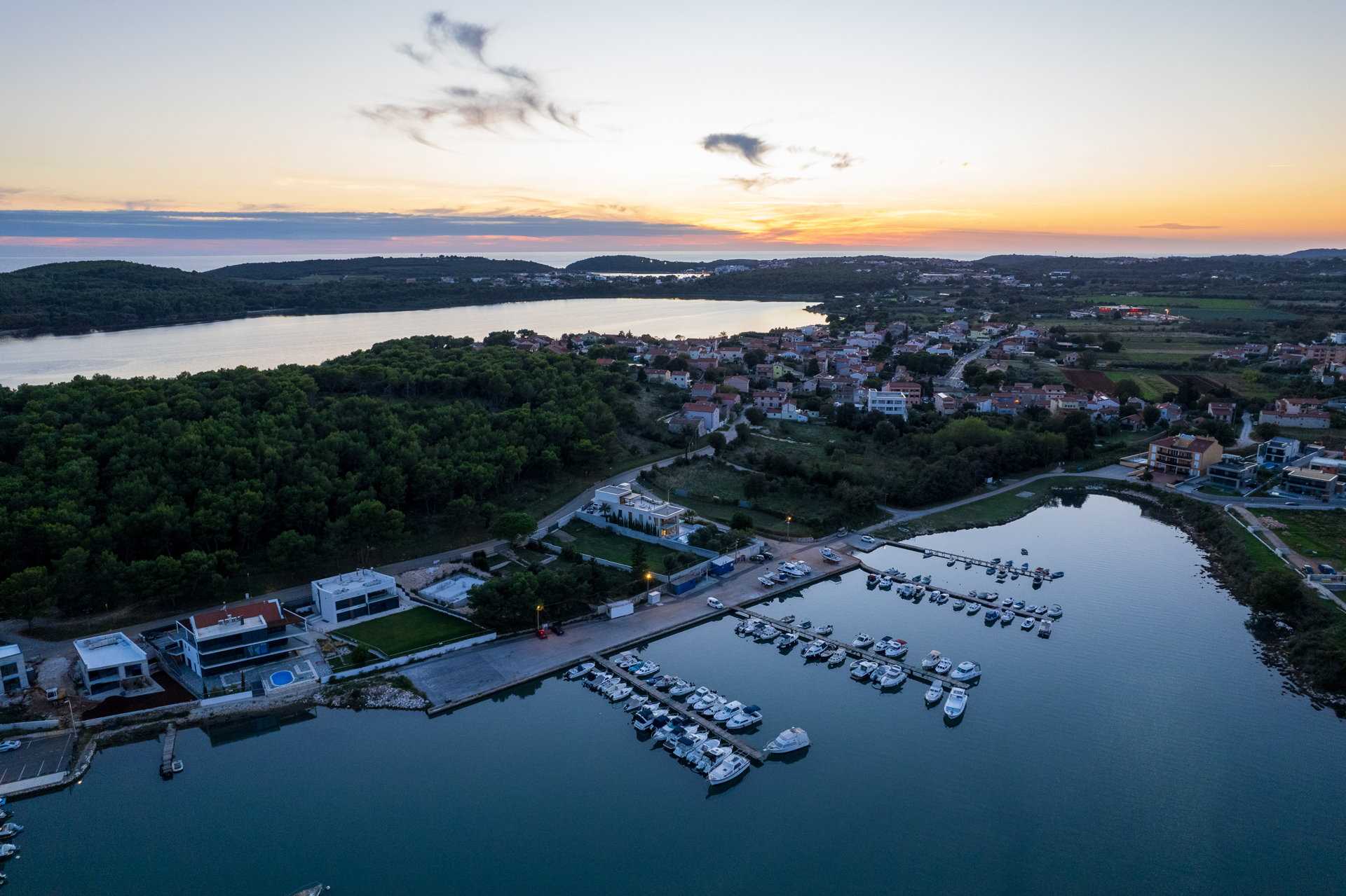 Vila uz plažu The Vibe s bazenom