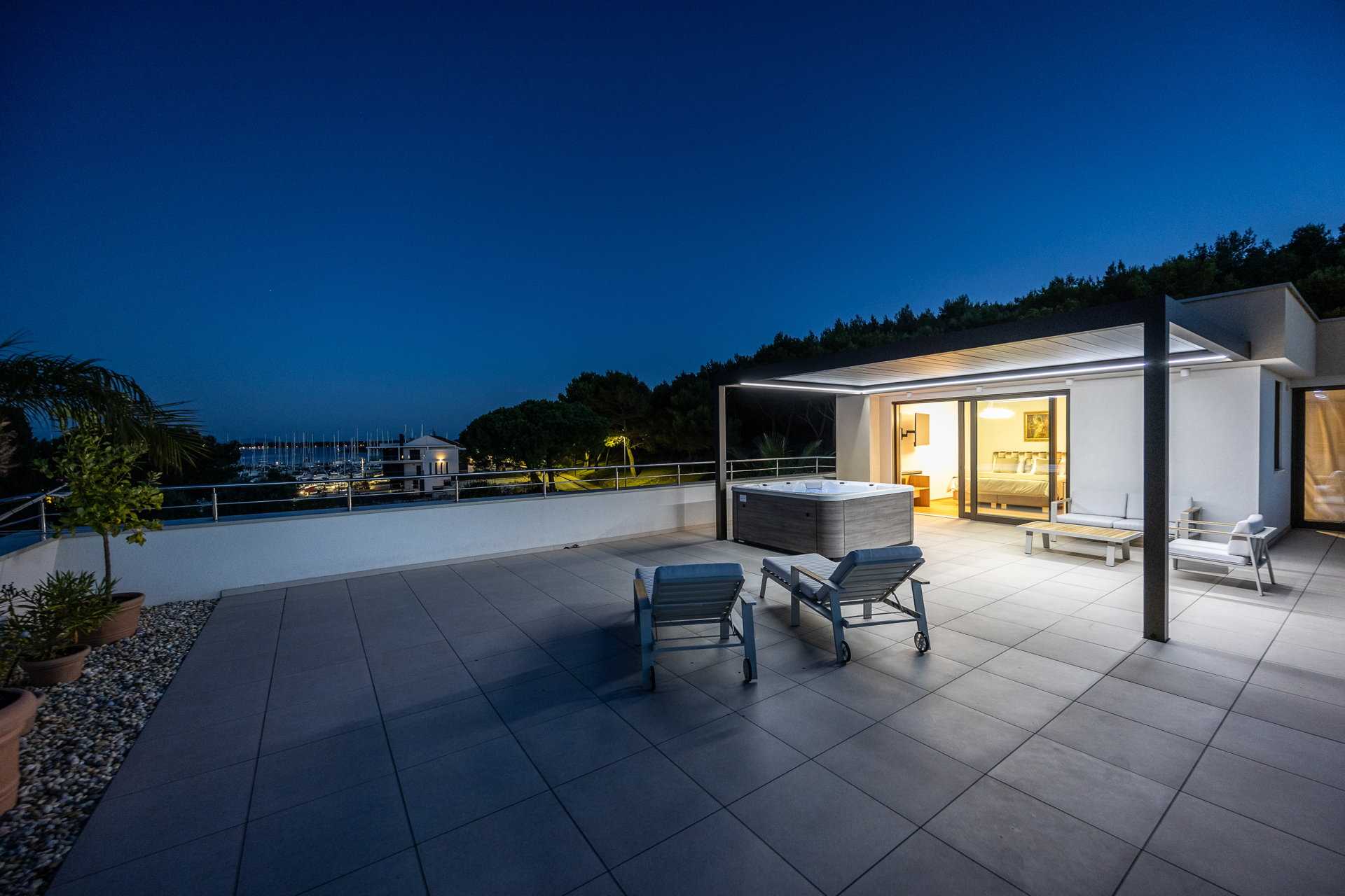 Vila uz plažu The Vibe s bazenom